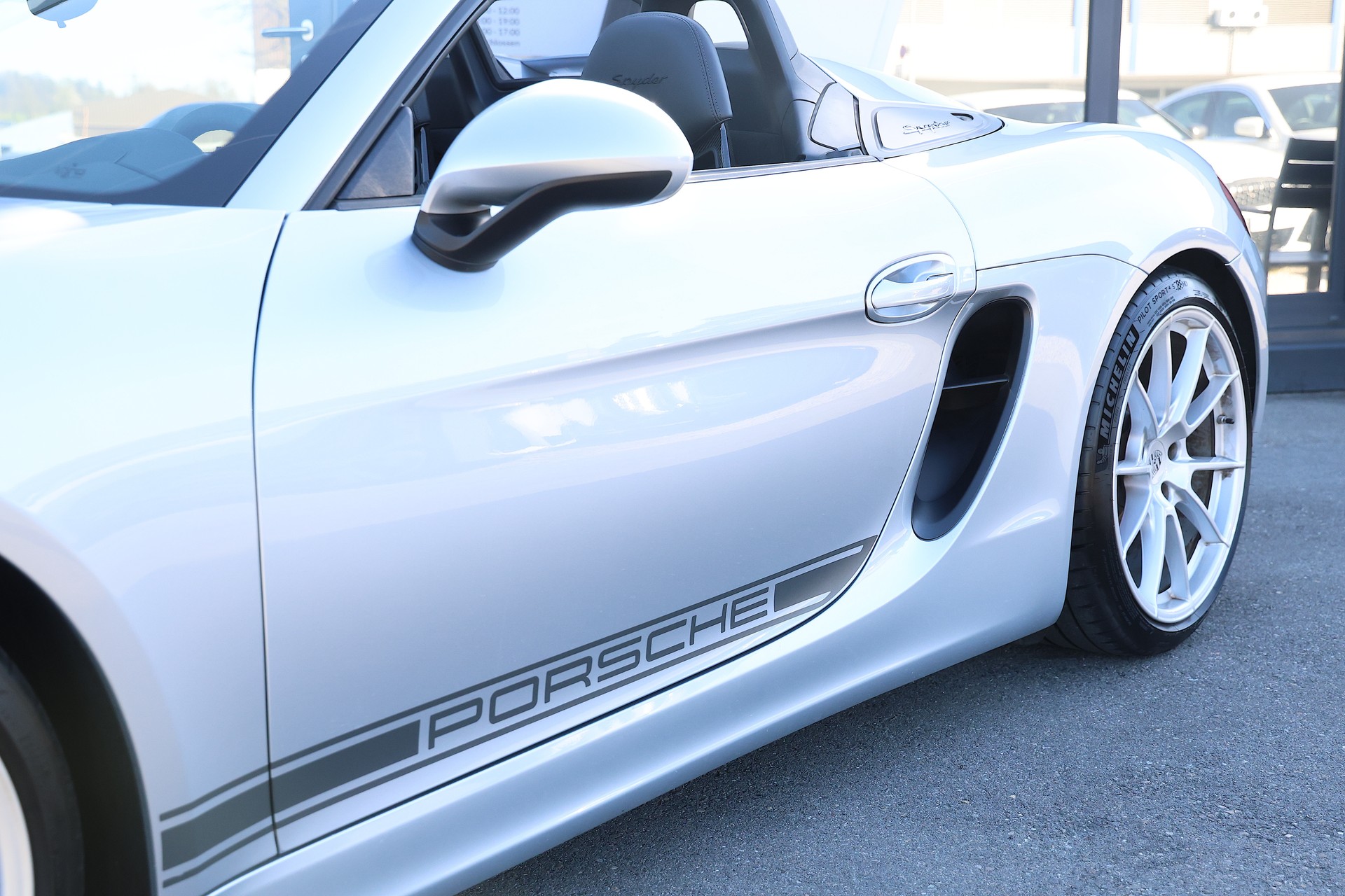 PORSCHE Boxster Spyder 3.8 *Porsche Approved*-image-8