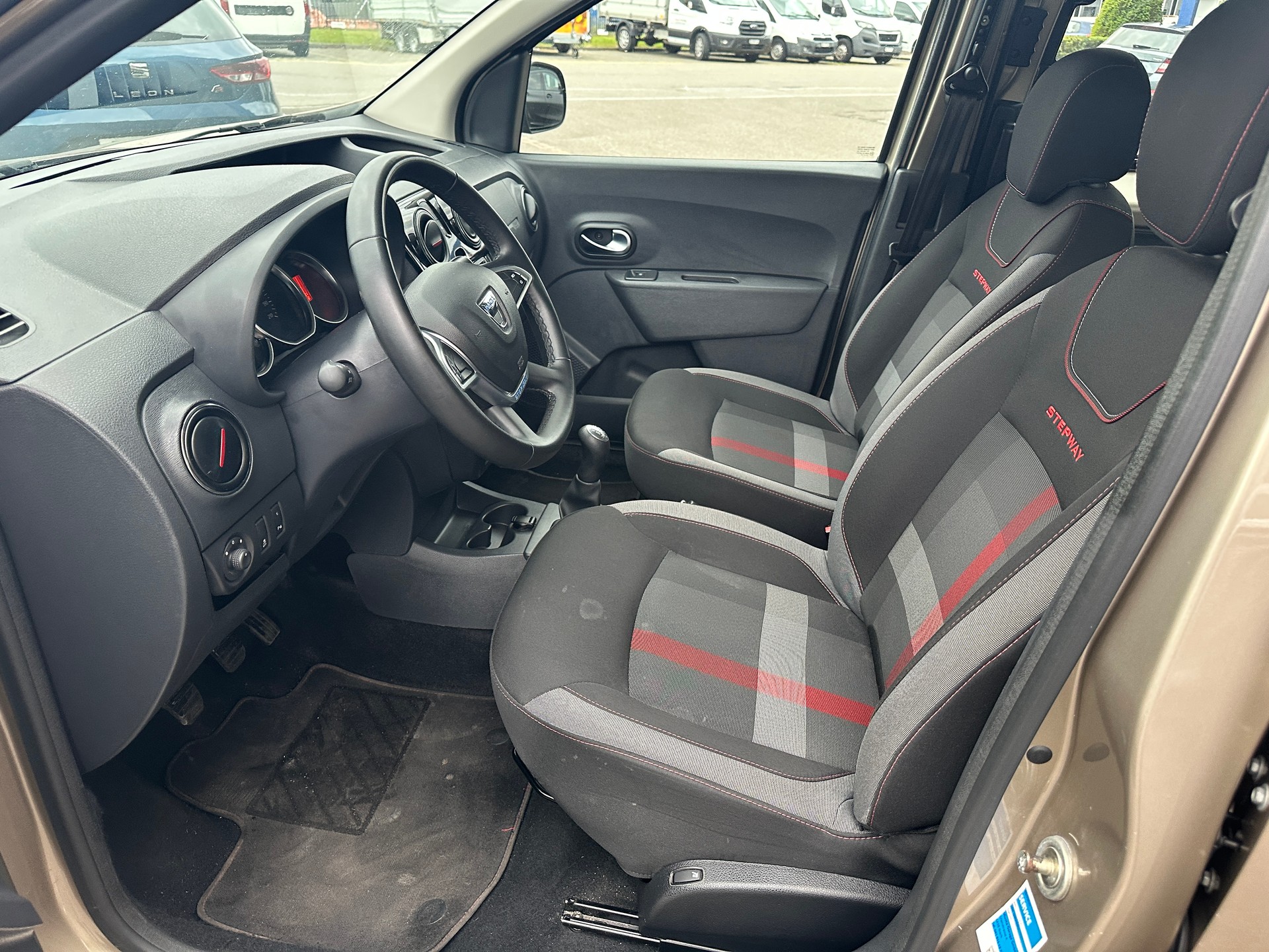 DACIA Dokker 1.6 16V Ultimate-image-11