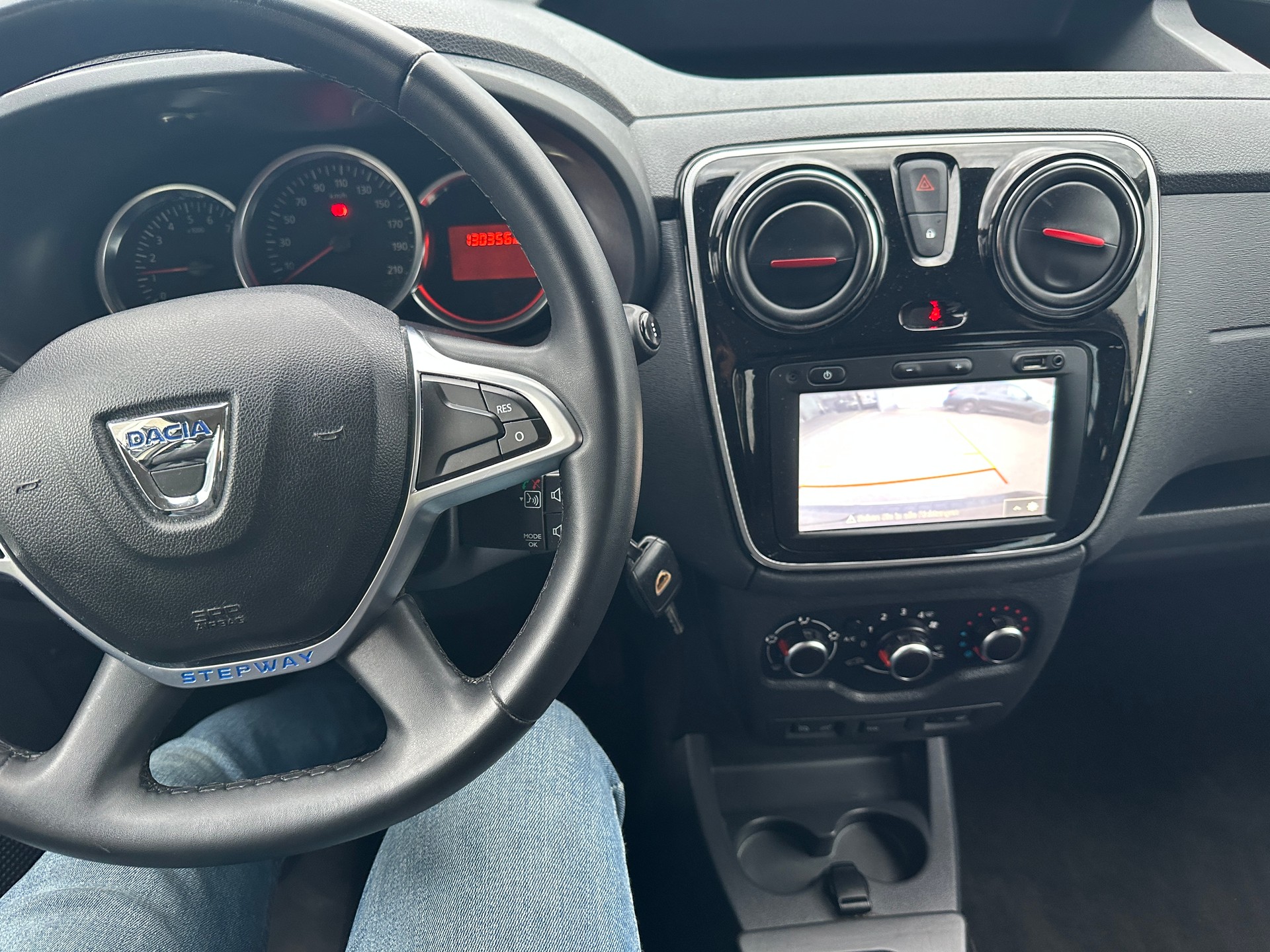 DACIA Dokker 1.6 16V Ultimate-image-13