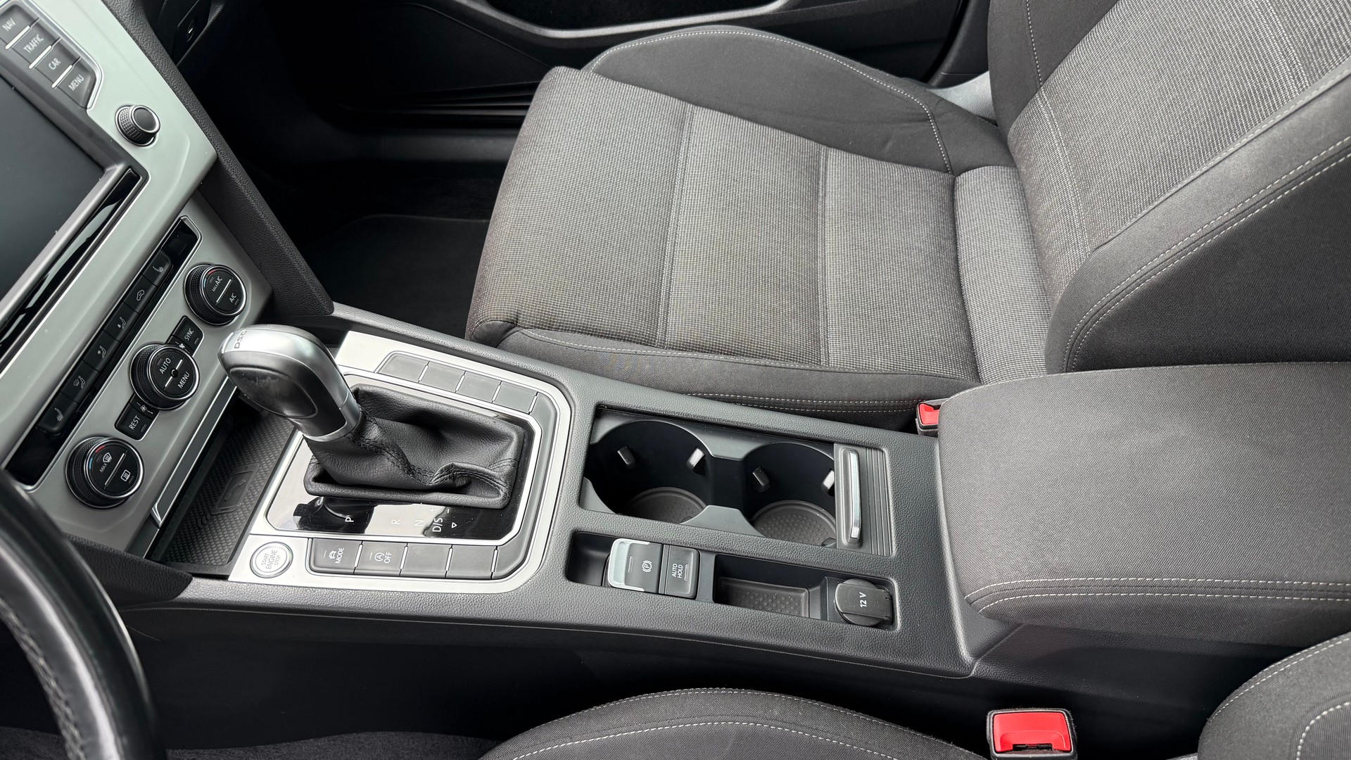 VW Passat Variant 2.0 TDI BMT Comfortline DSG-image-8