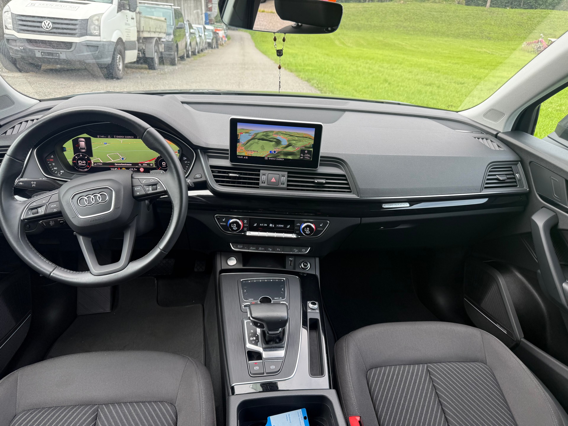 AUDI Q5 40 TDI quattro S-tronic-image-3