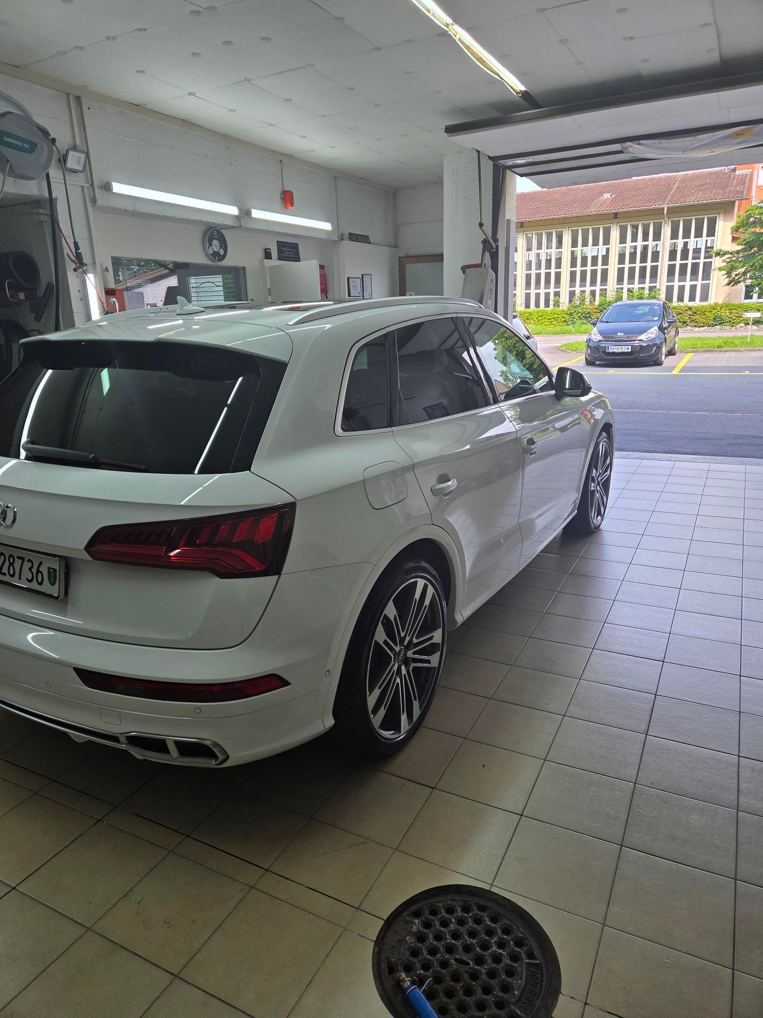 AUDI SQ5 3.0 TFSI quattro S-tronic-image-4