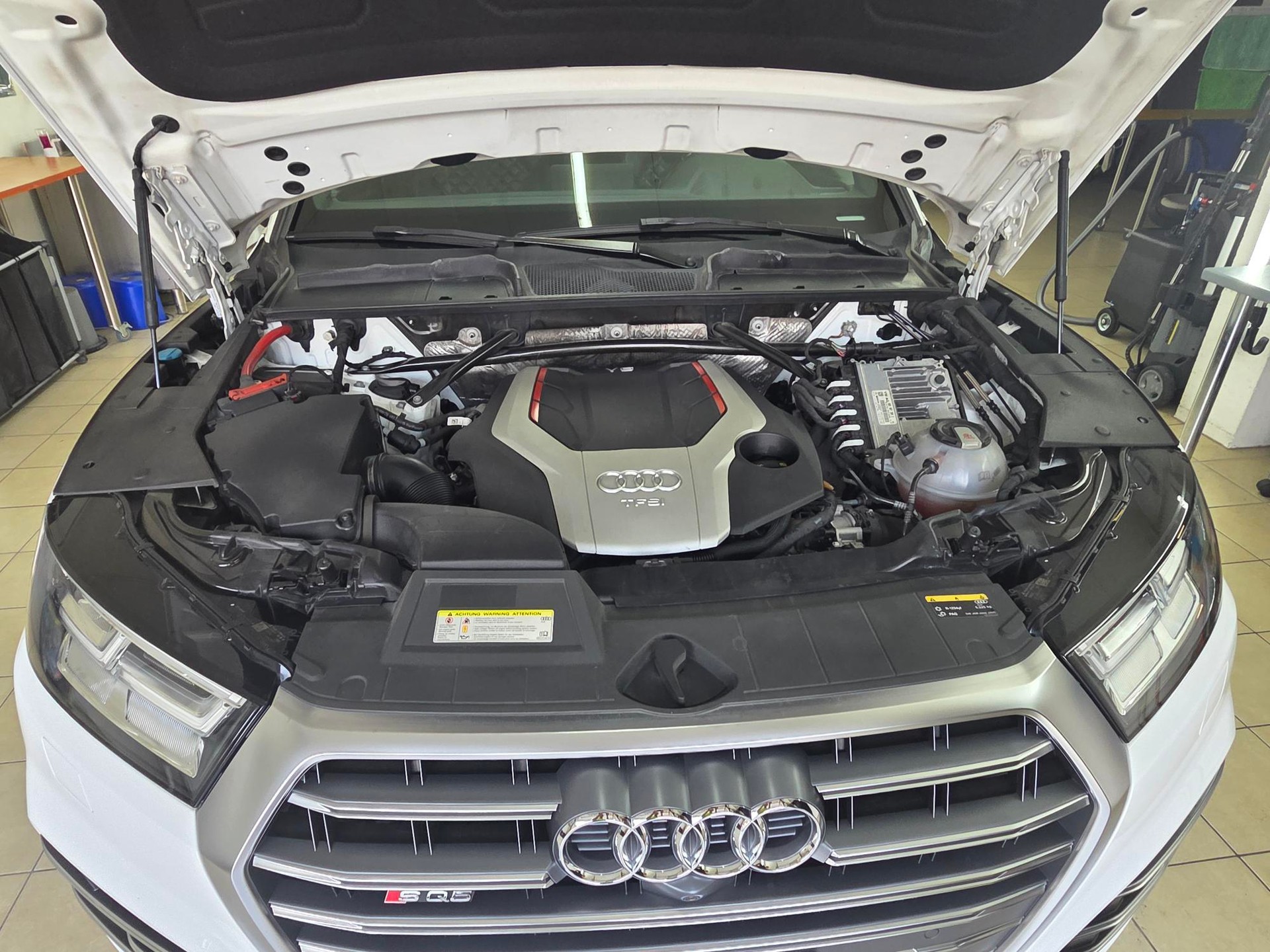 AUDI SQ5 3.0 TFSI quattro S-tronic-image-3