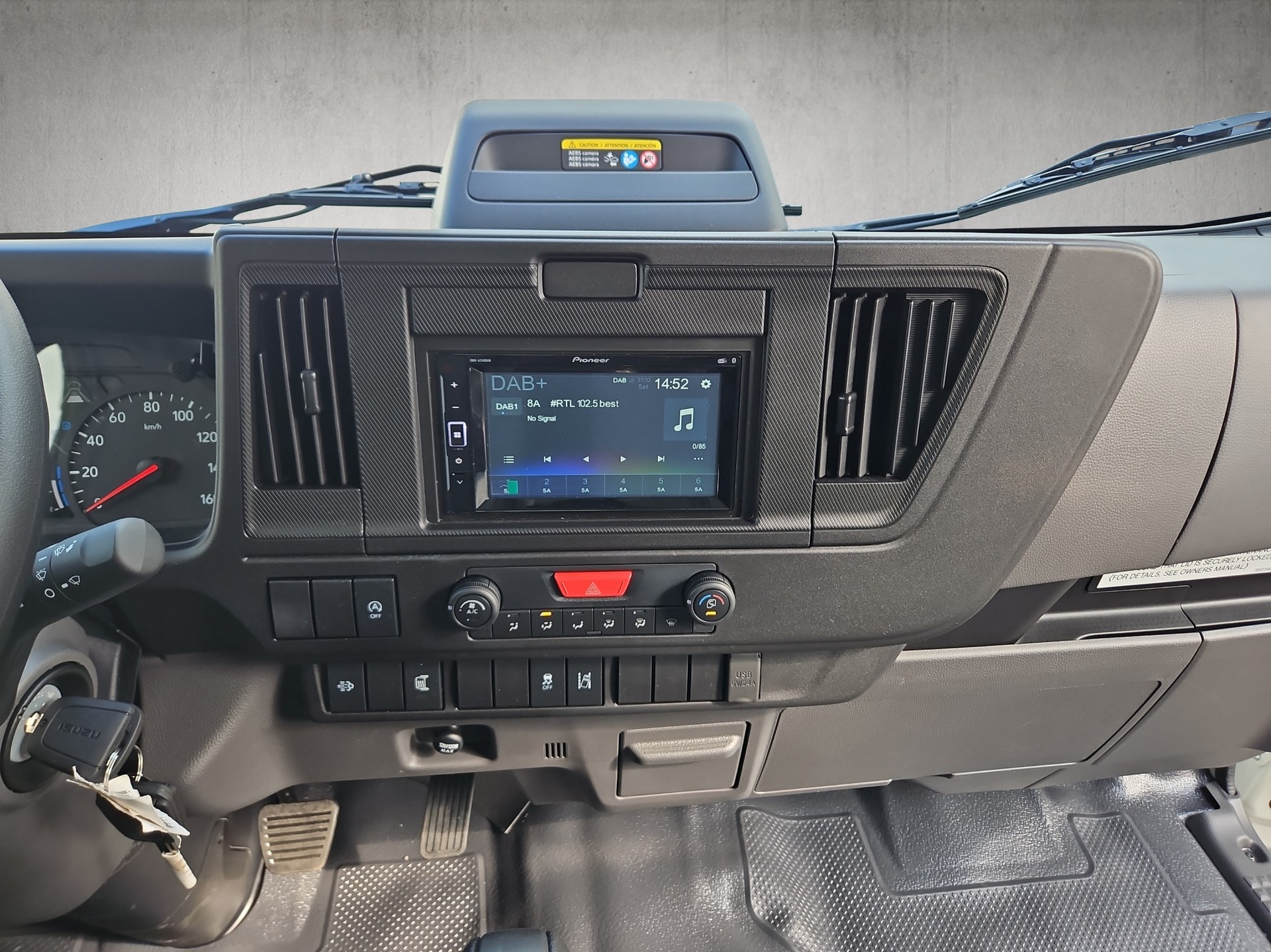 ISUZU M21 TT E Dreiseitenkipper "2. Generation"-image-12