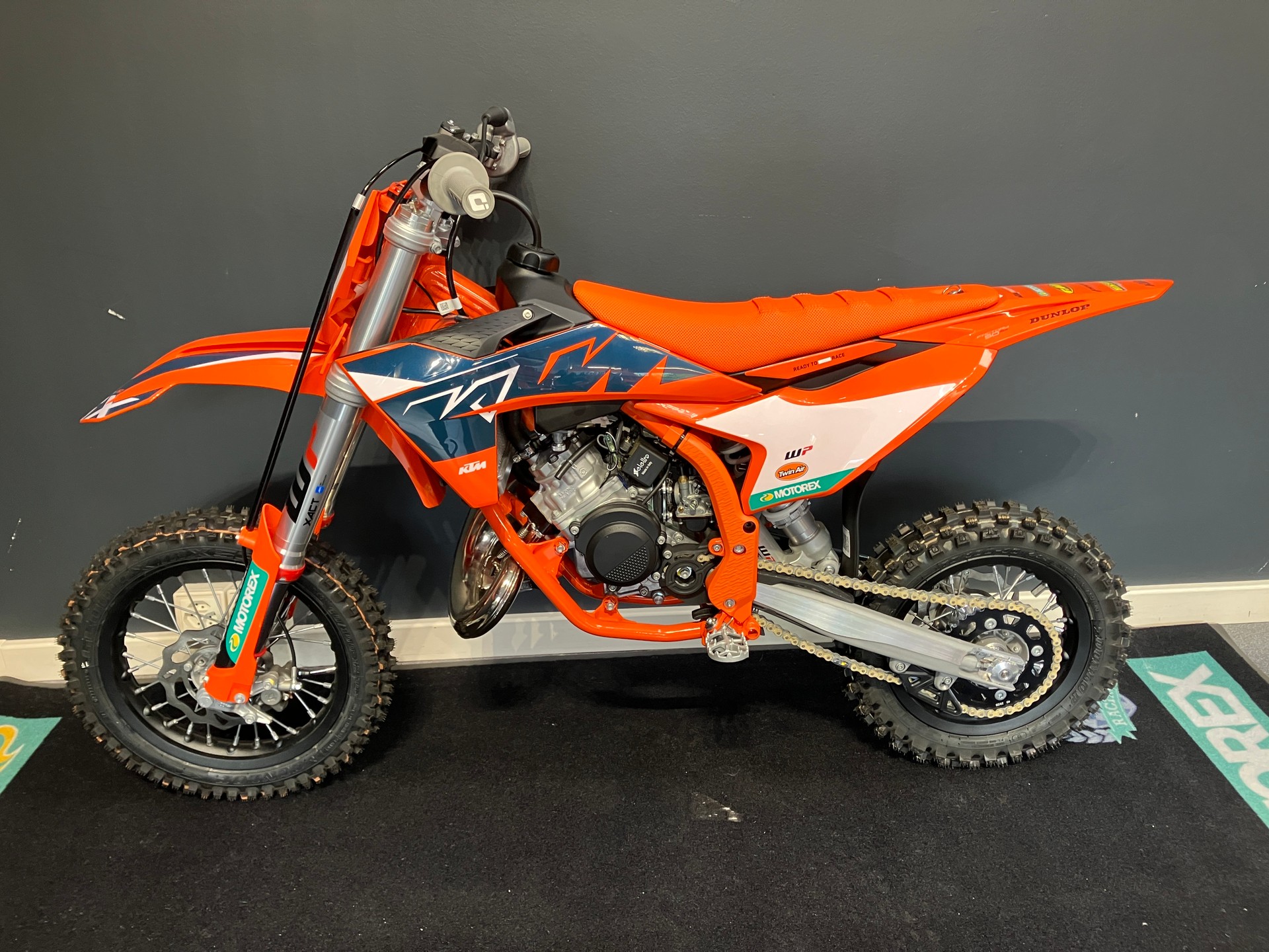 KTM 50 SX Factory 2026-showroom-element-3
