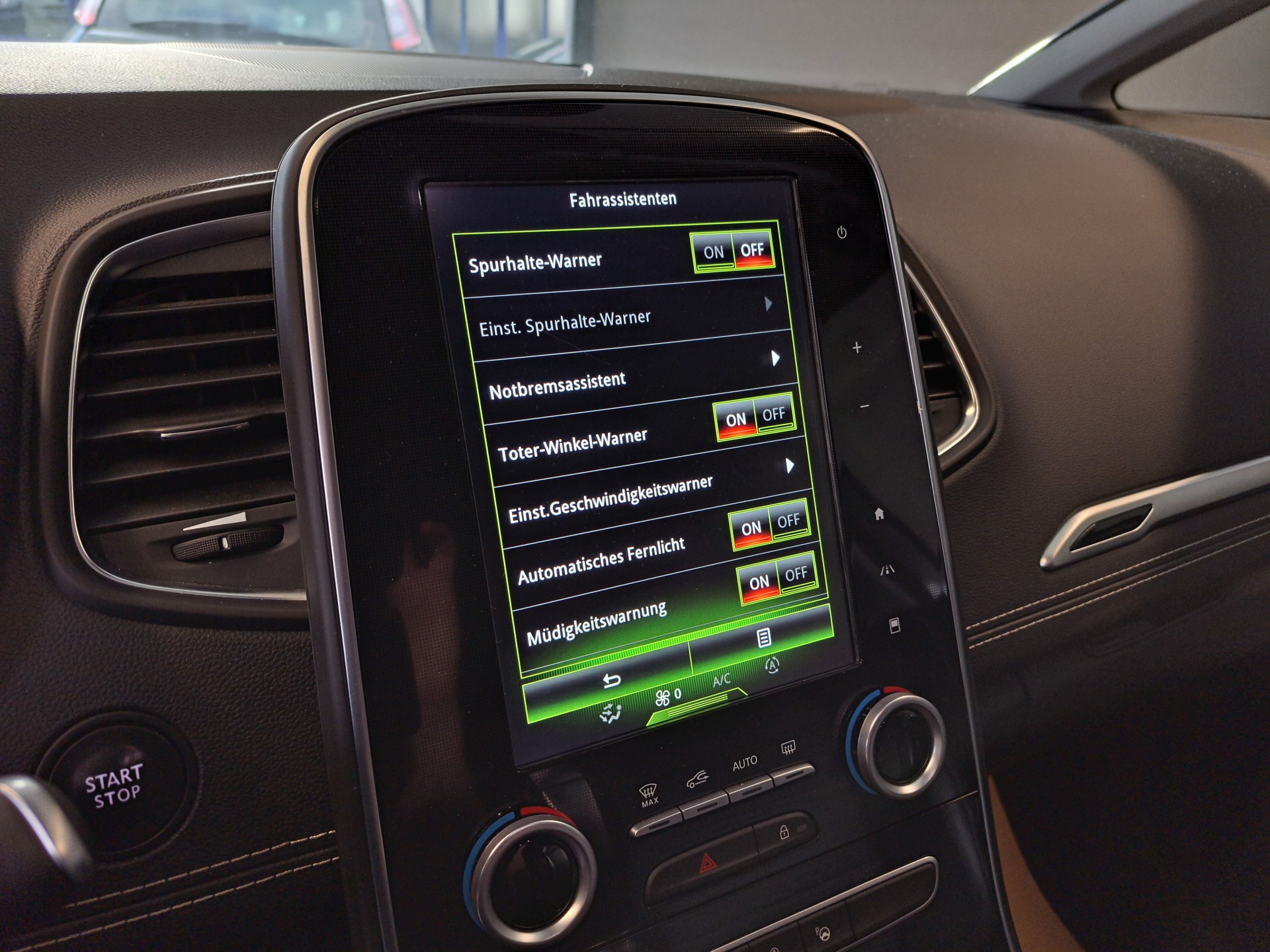 RENAULT Scénic 1.6 dCi Bose EDC-image-19