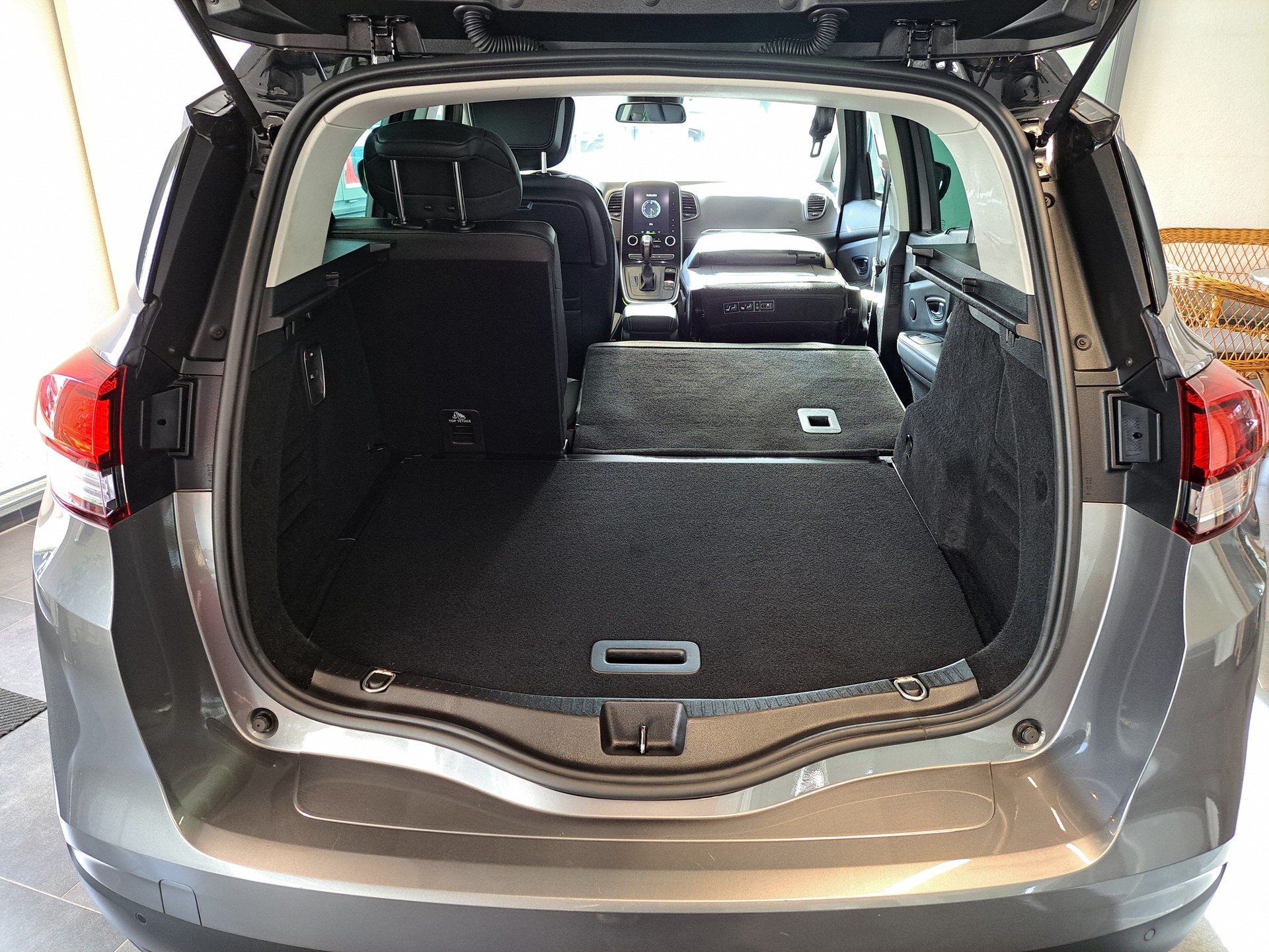 RENAULT Scénic 1.6 dCi Bose EDC-image-12