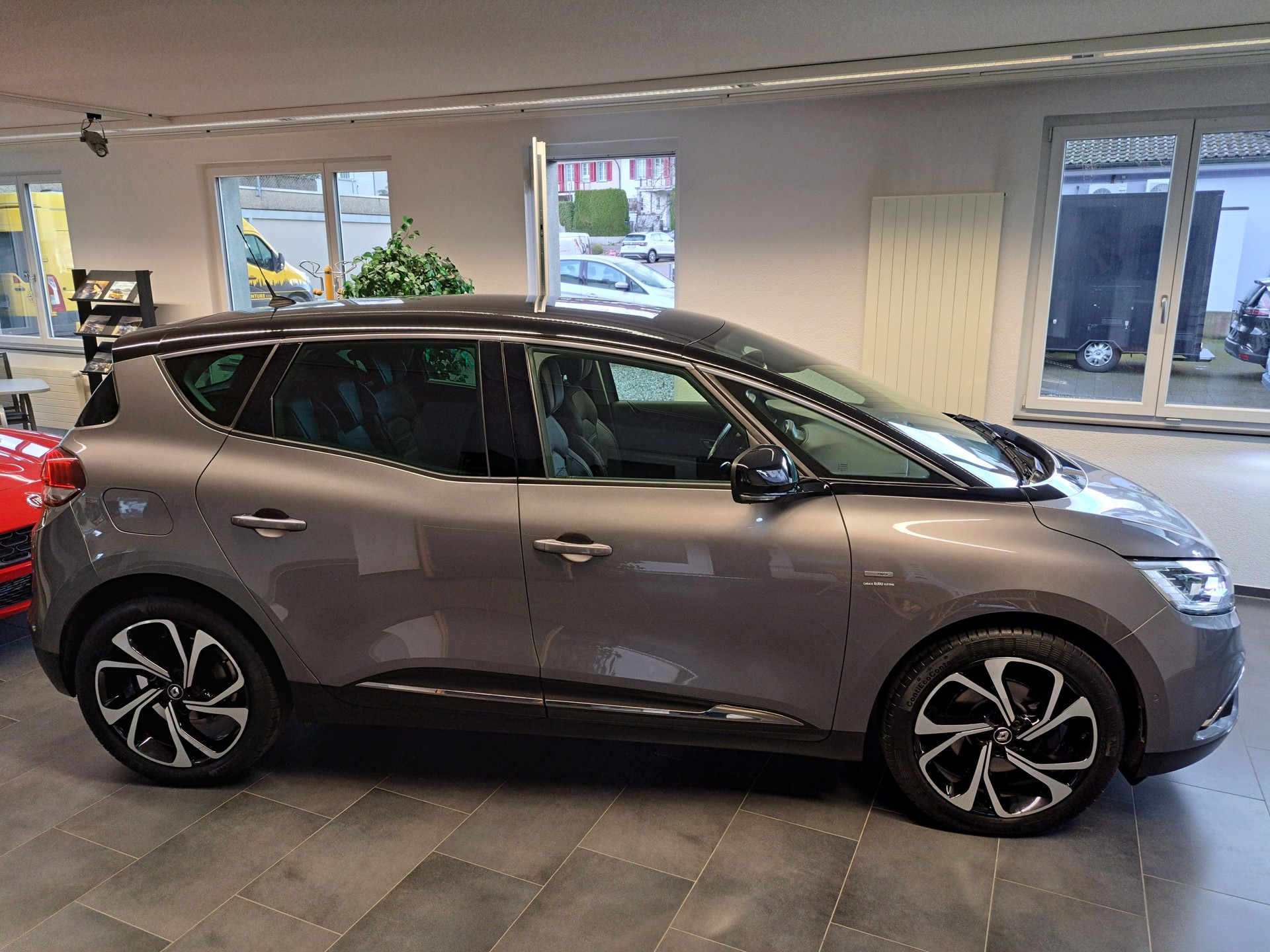 RENAULT Scénic 1.6 dCi Bose EDC-showroom-element-2