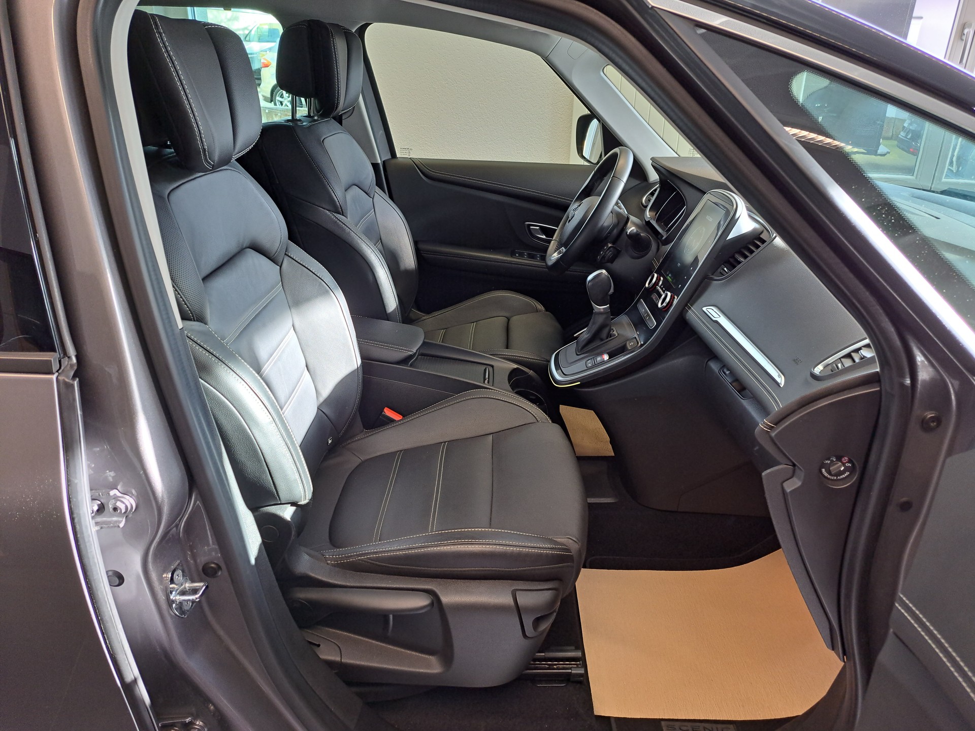 RENAULT Scénic 1.6 dCi Bose EDC-image-8