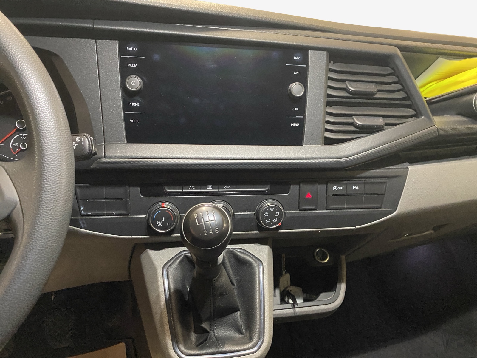 VW T6.1 2.0 TDI 4Motion-image-8