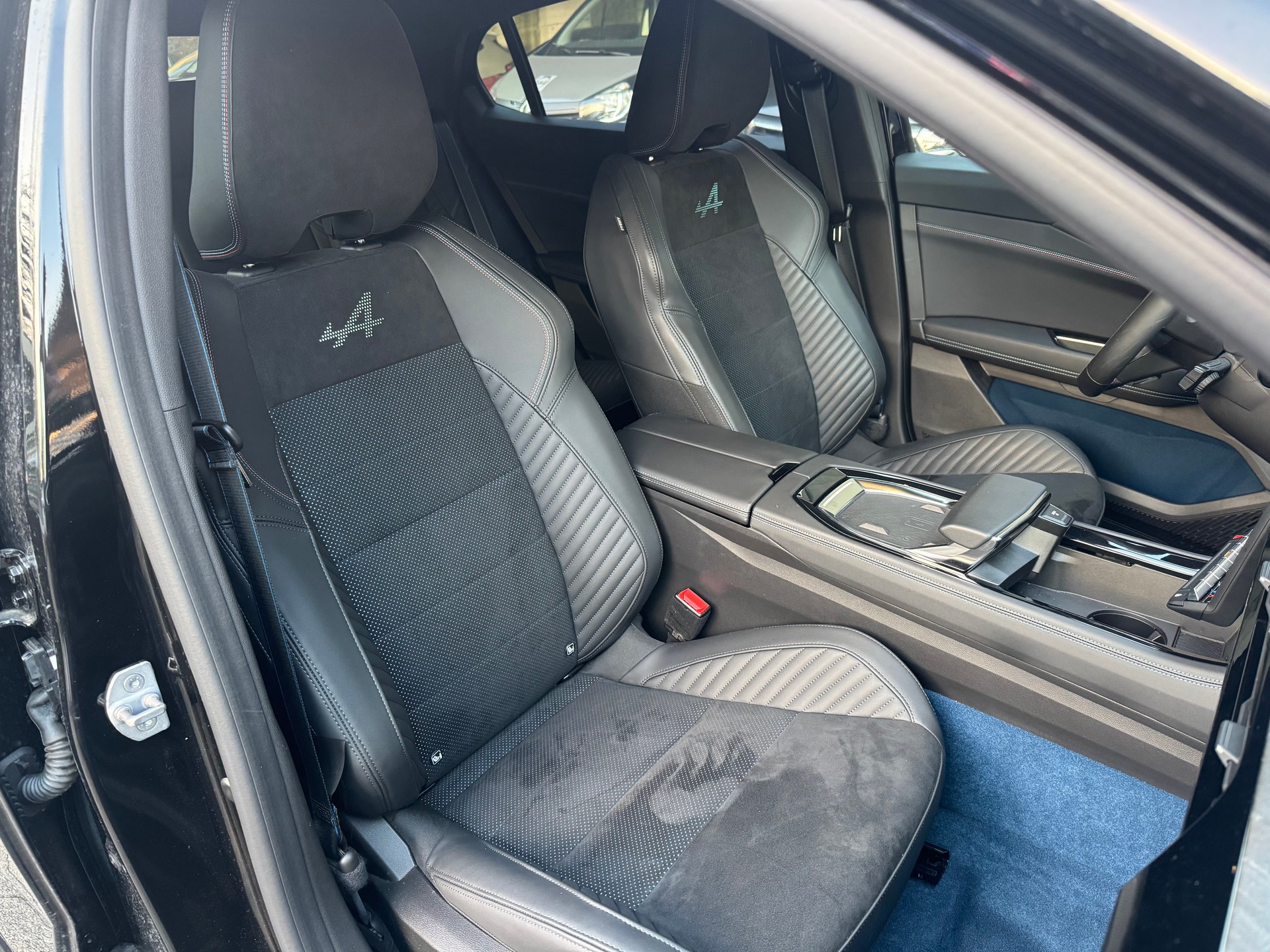 RENAULT Rafale 1.2 E-Tech Plug-in Hybrid 300 4x4 Atelier Alpine-image-9