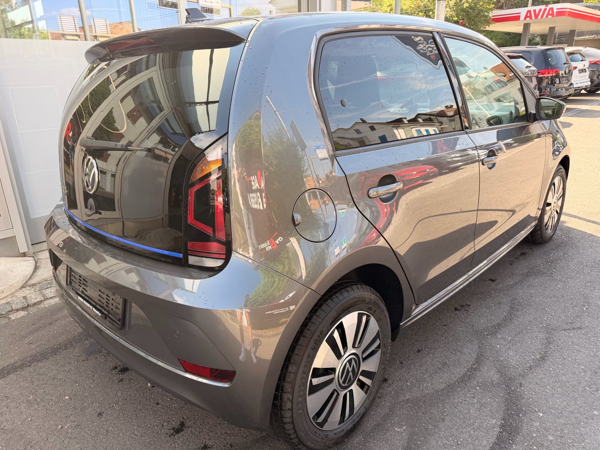 VW e-up! EDITION *** NEUWAGEN ZUM UNSCHLAGBAREN PREIS ***-showroom-element-3