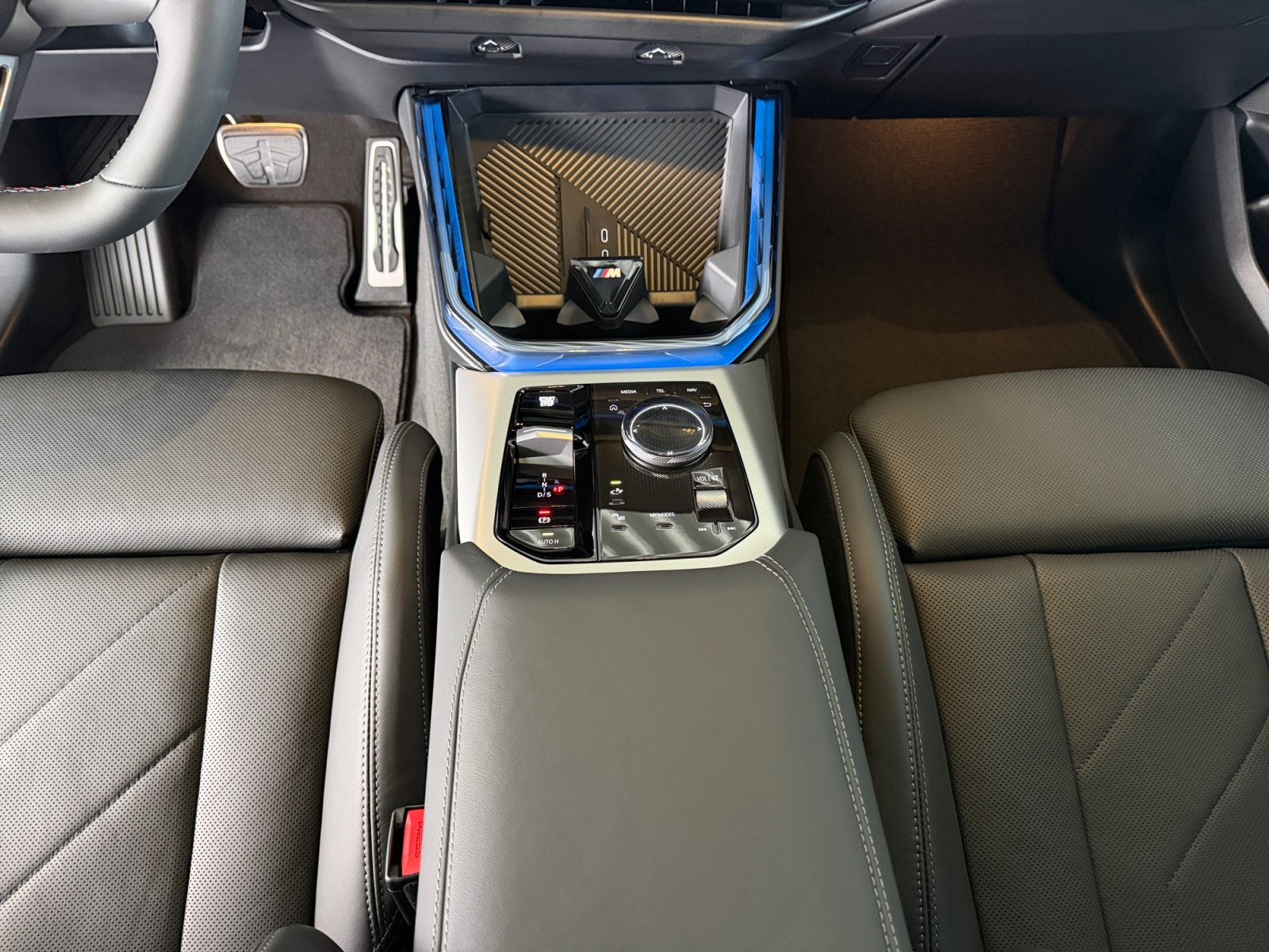 BMW X3 M50i-image-10
