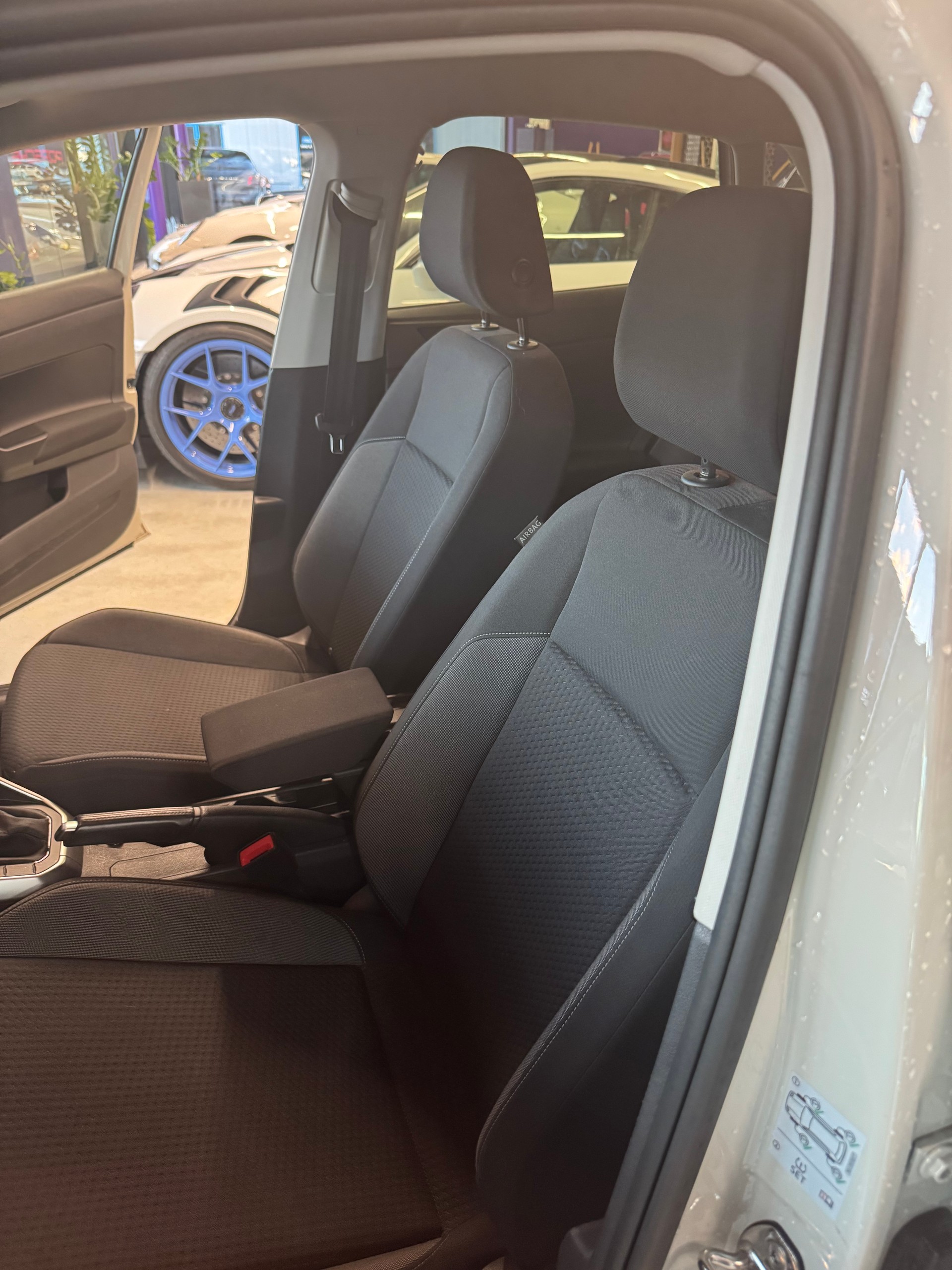 VW Polo 1.0 TSI Life DSG-image-9