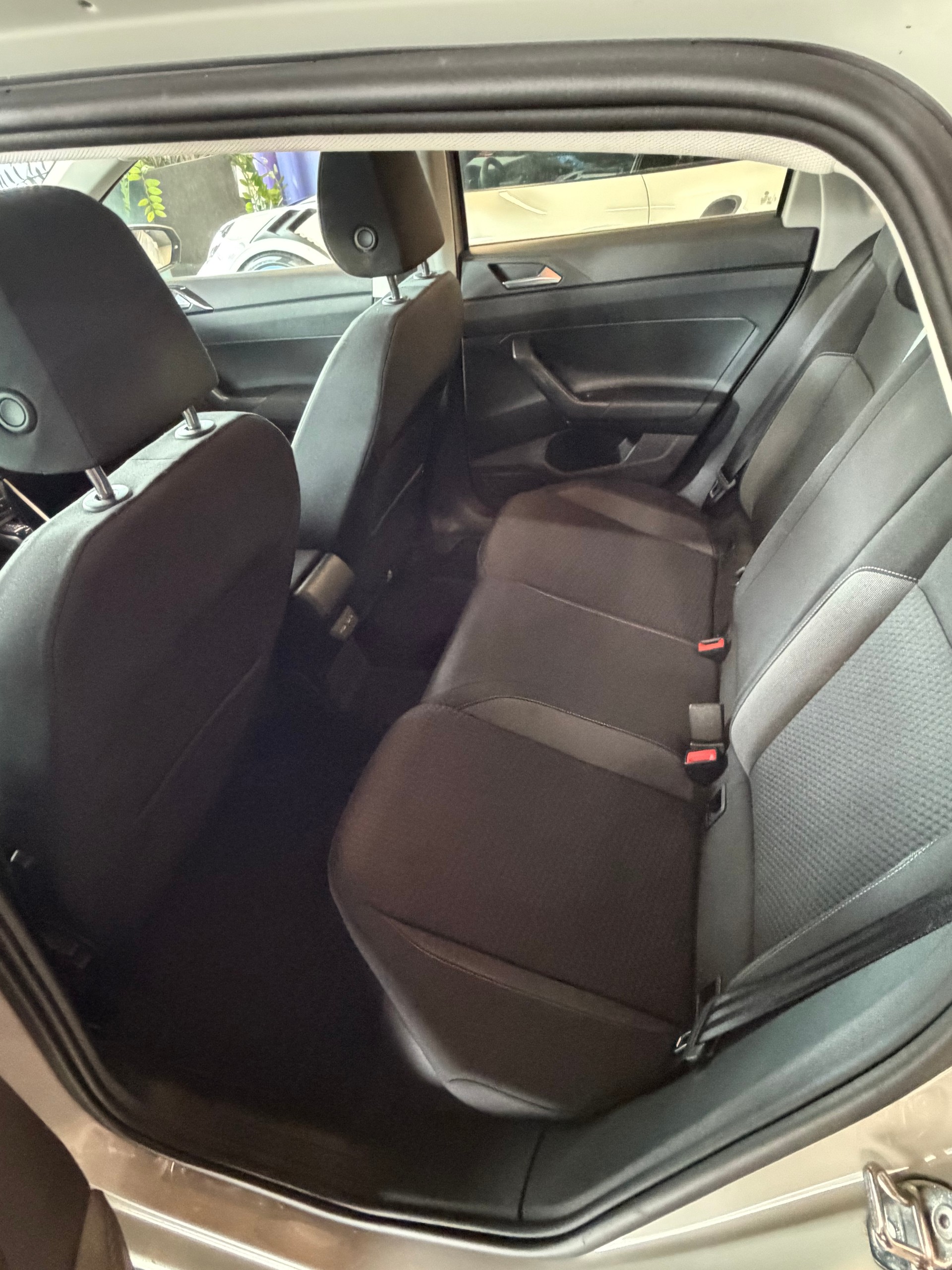 VW Polo 1.0 TSI Life DSG-image-12