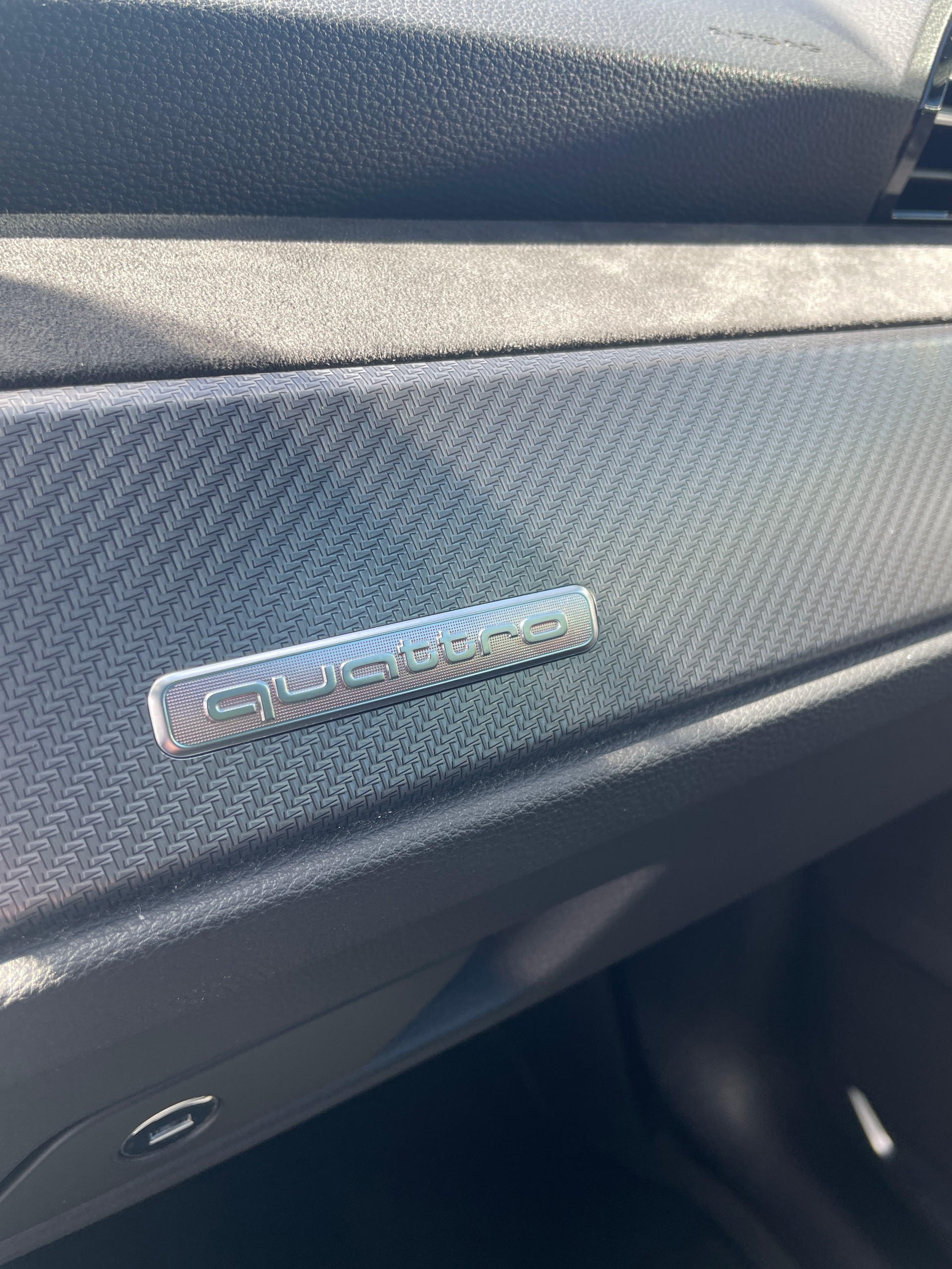 AUDI RS Q3 2.5 TFSI quattro-image-26
