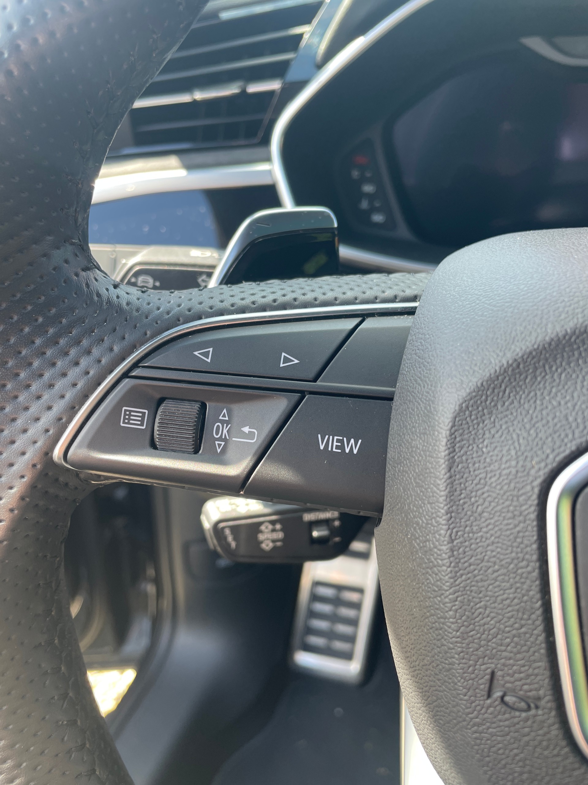 AUDI RS Q3 2.5 TFSI quattro-image-24