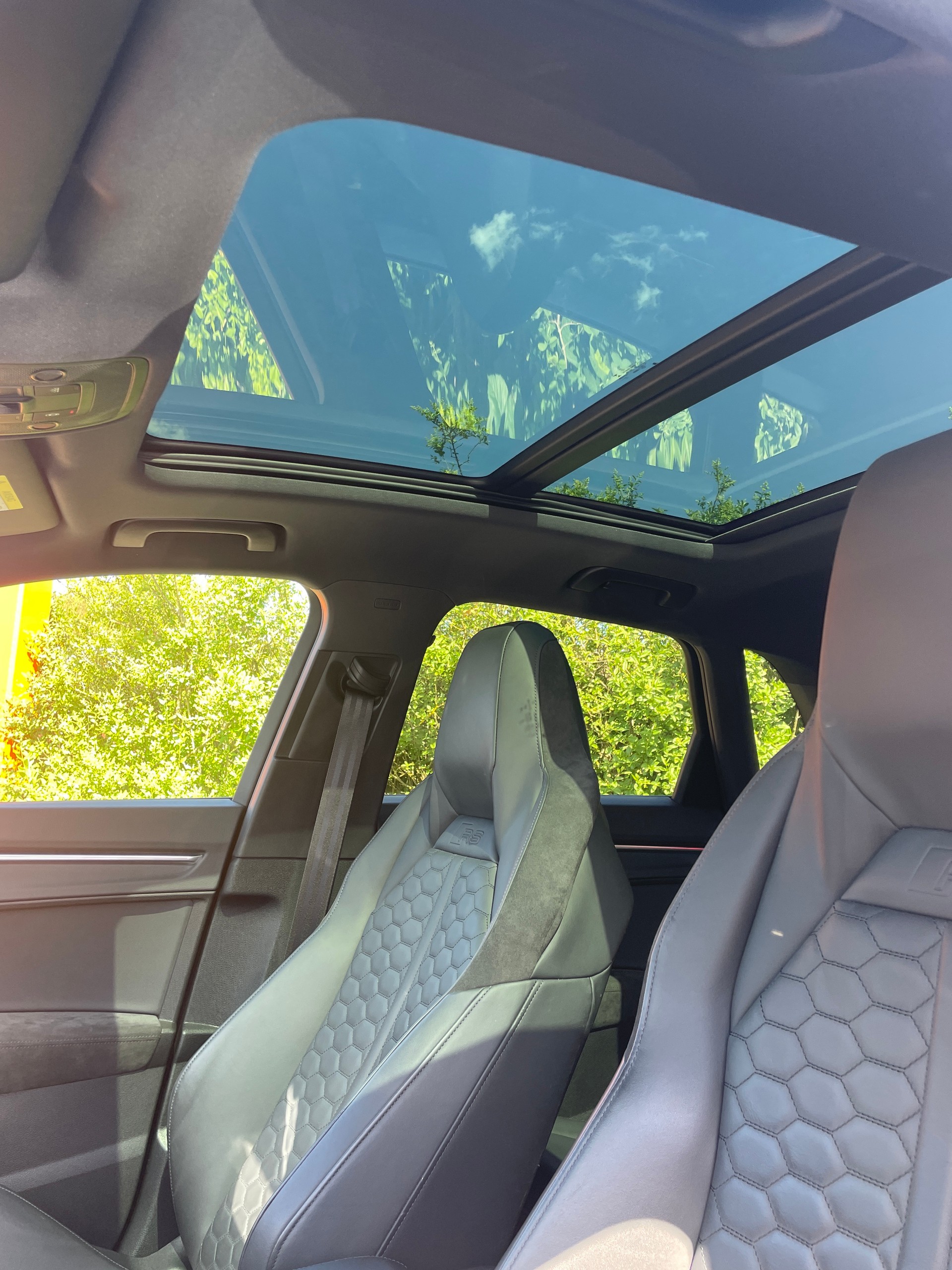 AUDI RS Q3 2.5 TFSI quattro-image-22