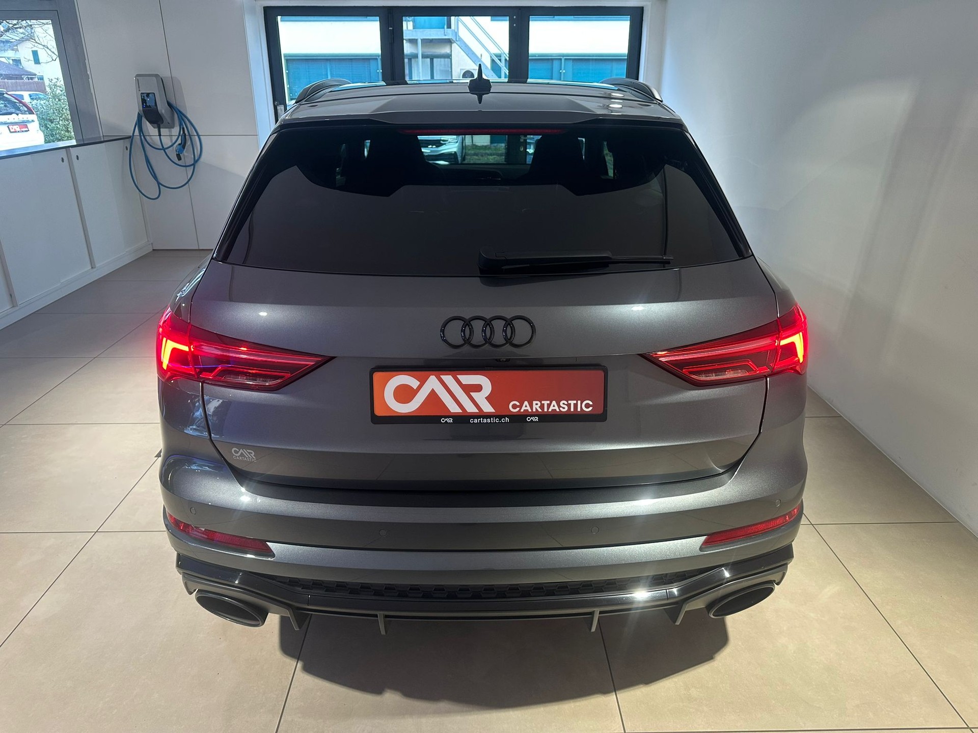 AUDI RS Q3 2.5 TFSI quattro-showroom-element-3