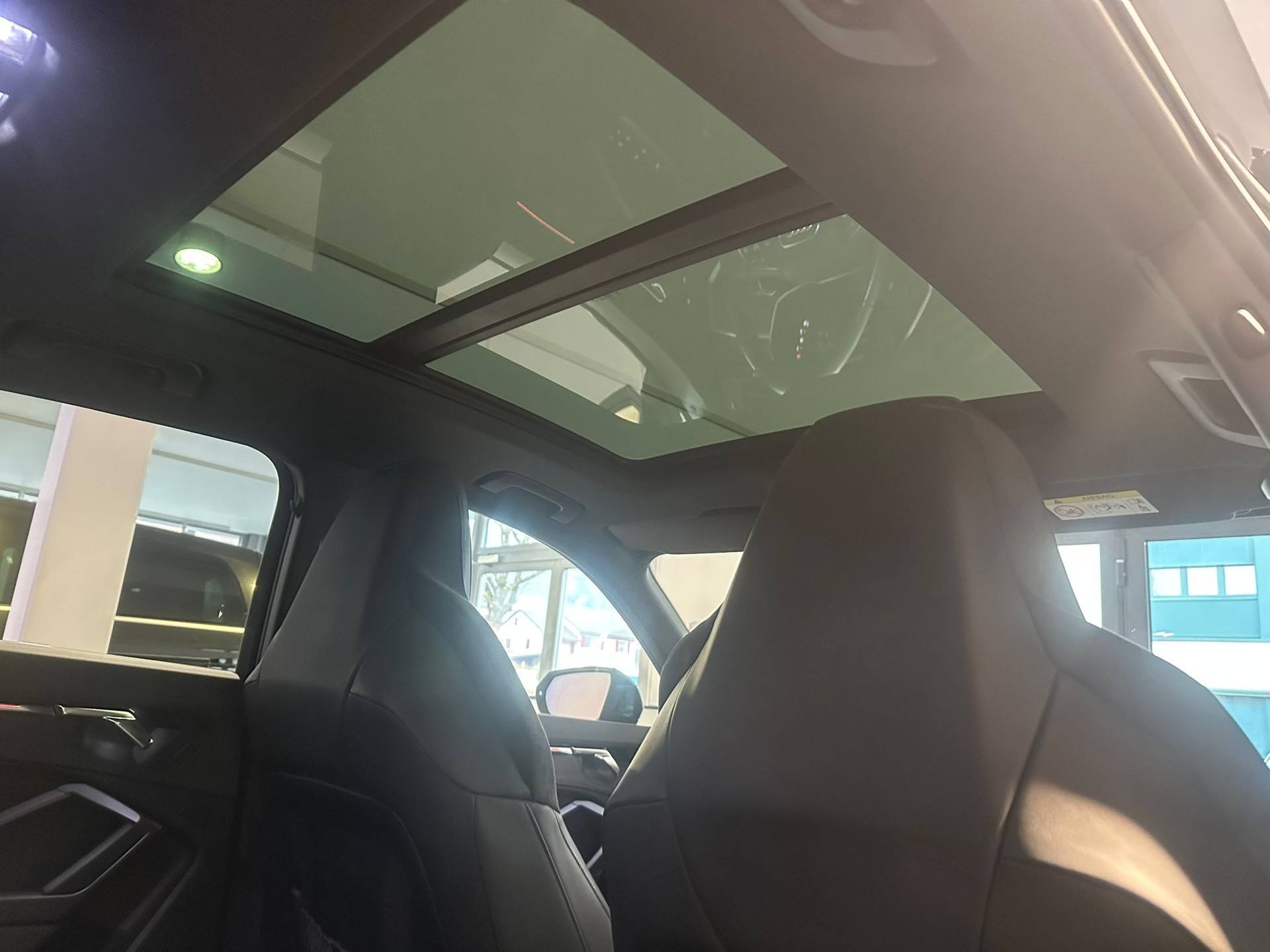 AUDI RS Q3 2.5 TFSI quattro-image-12