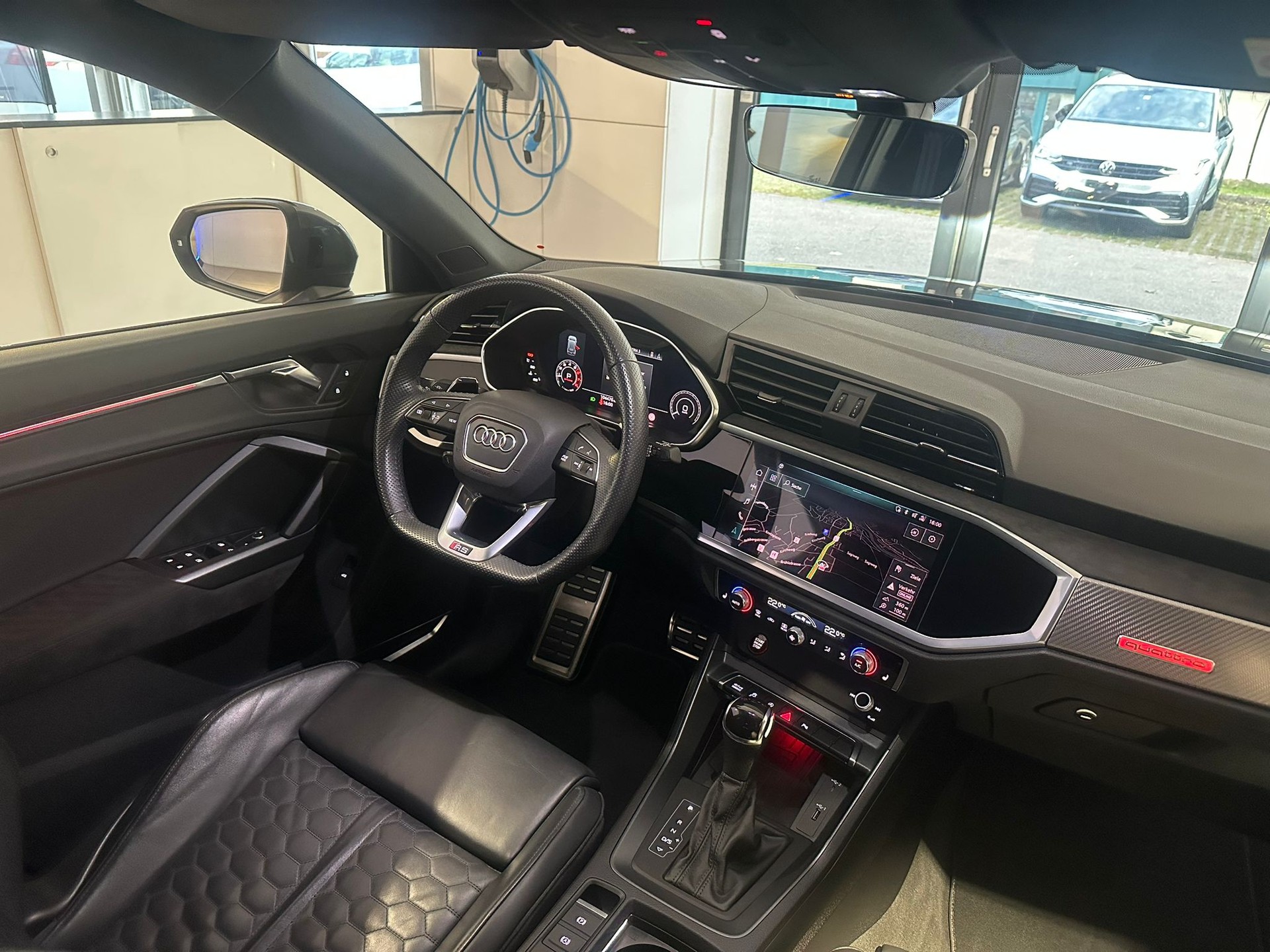 AUDI RS Q3 2.5 TFSI quattro-image-8
