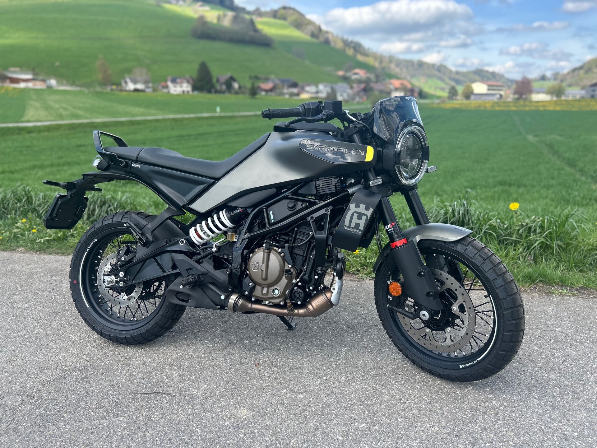 HUSQVARNA Svartpilen 125