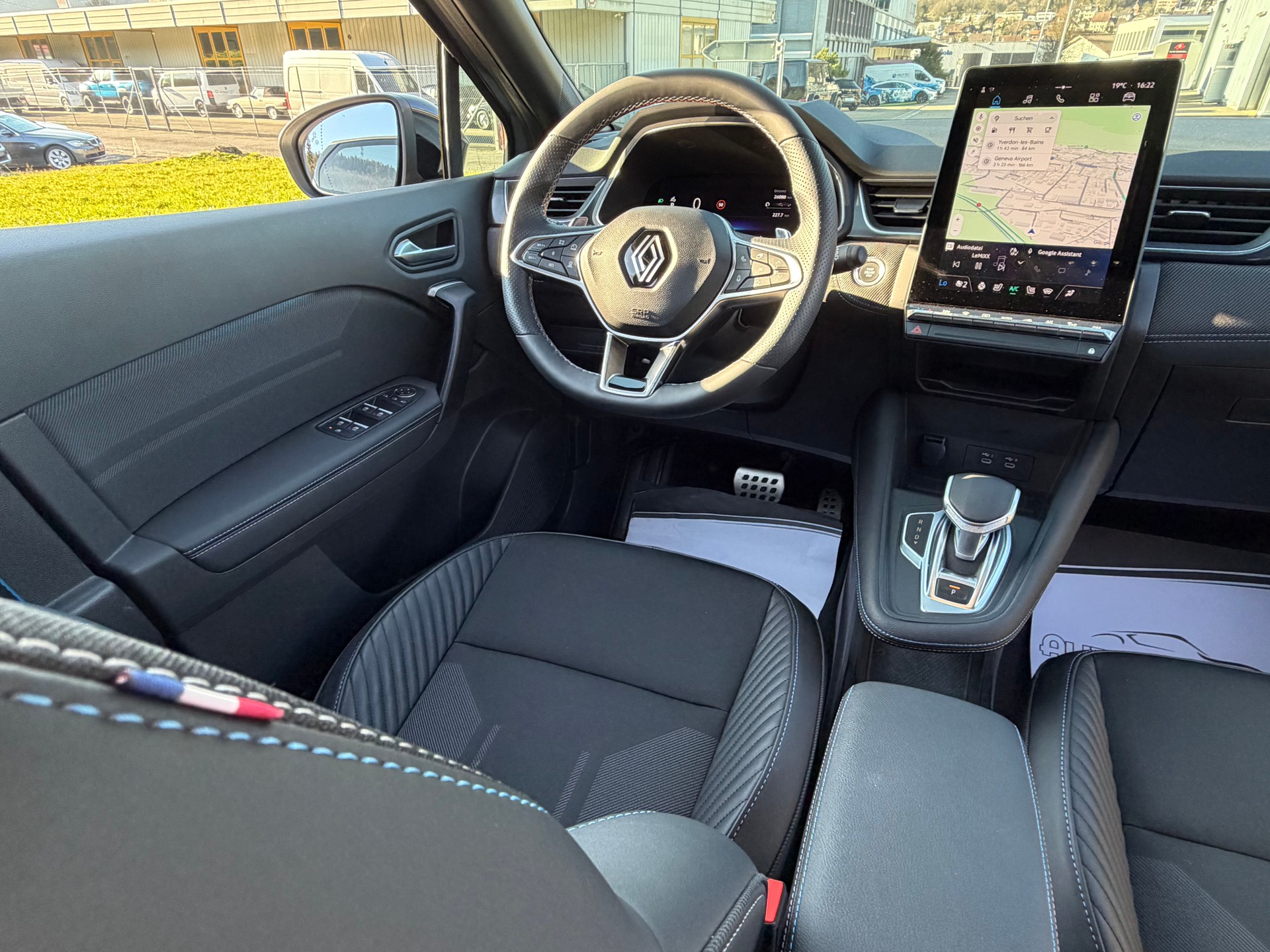 RENAULT CAPTUR "ALPINE" 1.3 TCE ESPRIT" ALPINE" CH WAGEN MIT RENAULT VOLLGARANTIE. NETTO 25`500.--image-25