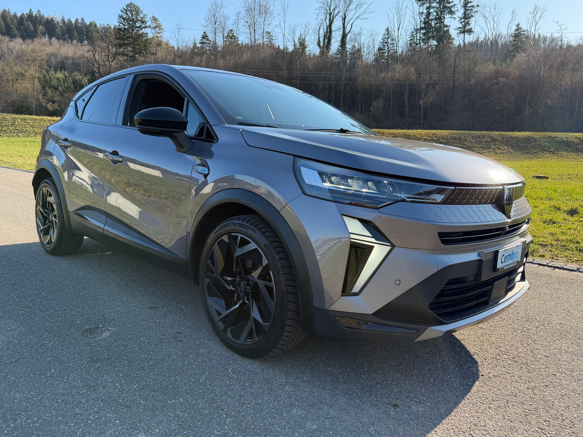 RENAULT CAPTUR "ALPINE" 1.3 TCE ESPRIT" ALPINE" CH WAGEN MIT RENAULT VOLLGARANTIE. NETTO 25`500.--showroom-element-1