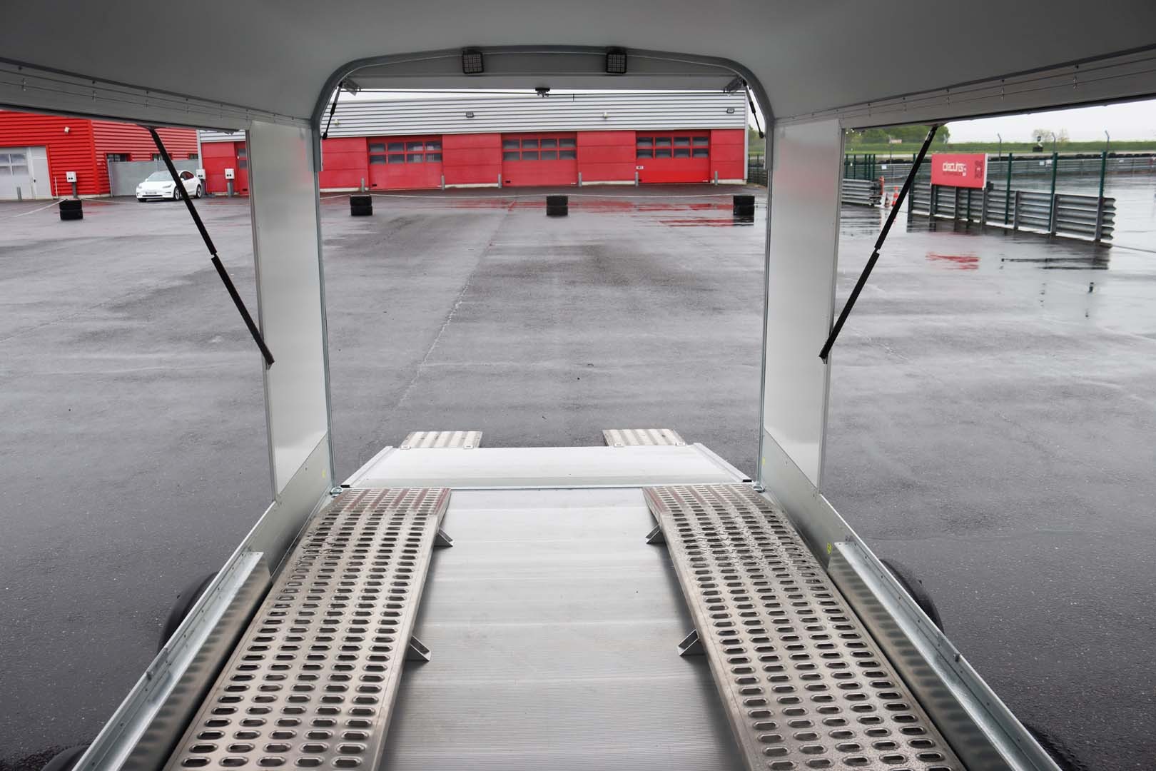 CHEVAL LIBERTE Debon Roadster 1000 Autotransportanhänger geschlossen-image-5