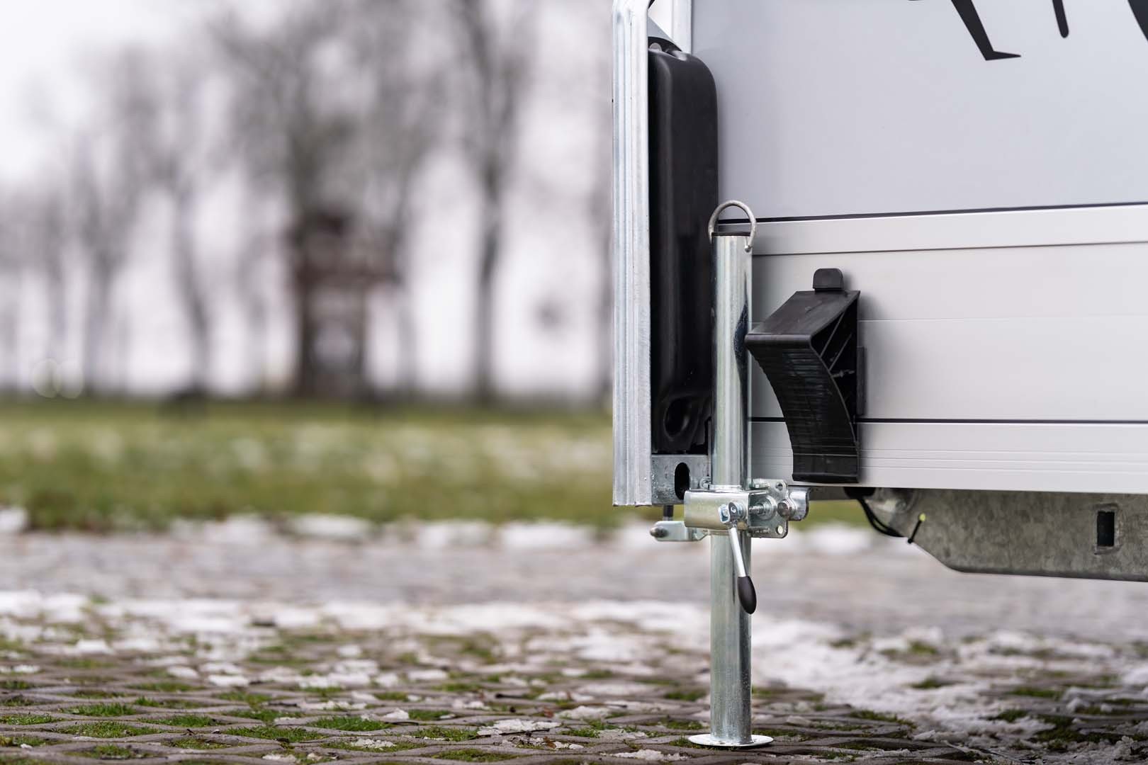 CHEVAL LIBERTE Debon Roadster 1000 Autotransportanhänger geschlossen-image-12