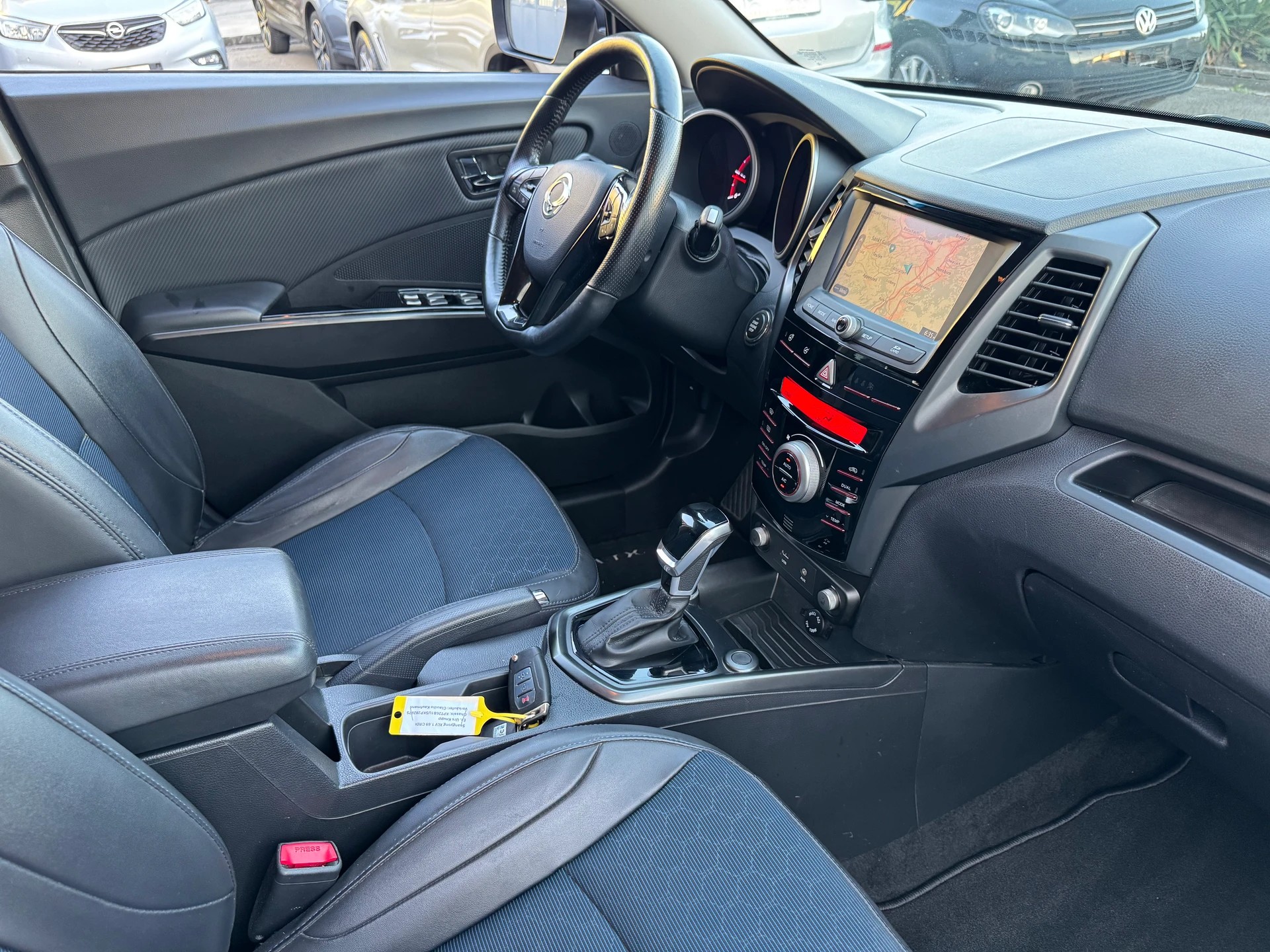 KGM-SsangYong XLV 1.6 eXDi Crystal 4WD Automatic-image-13