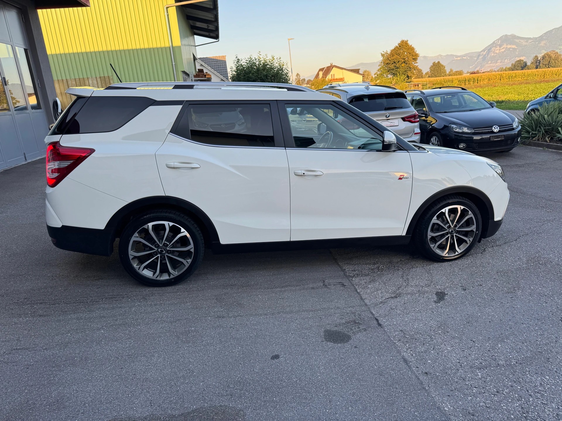 KGM-SsangYong XLV 1.6 eXDi Crystal 4WD Automatic-image-10