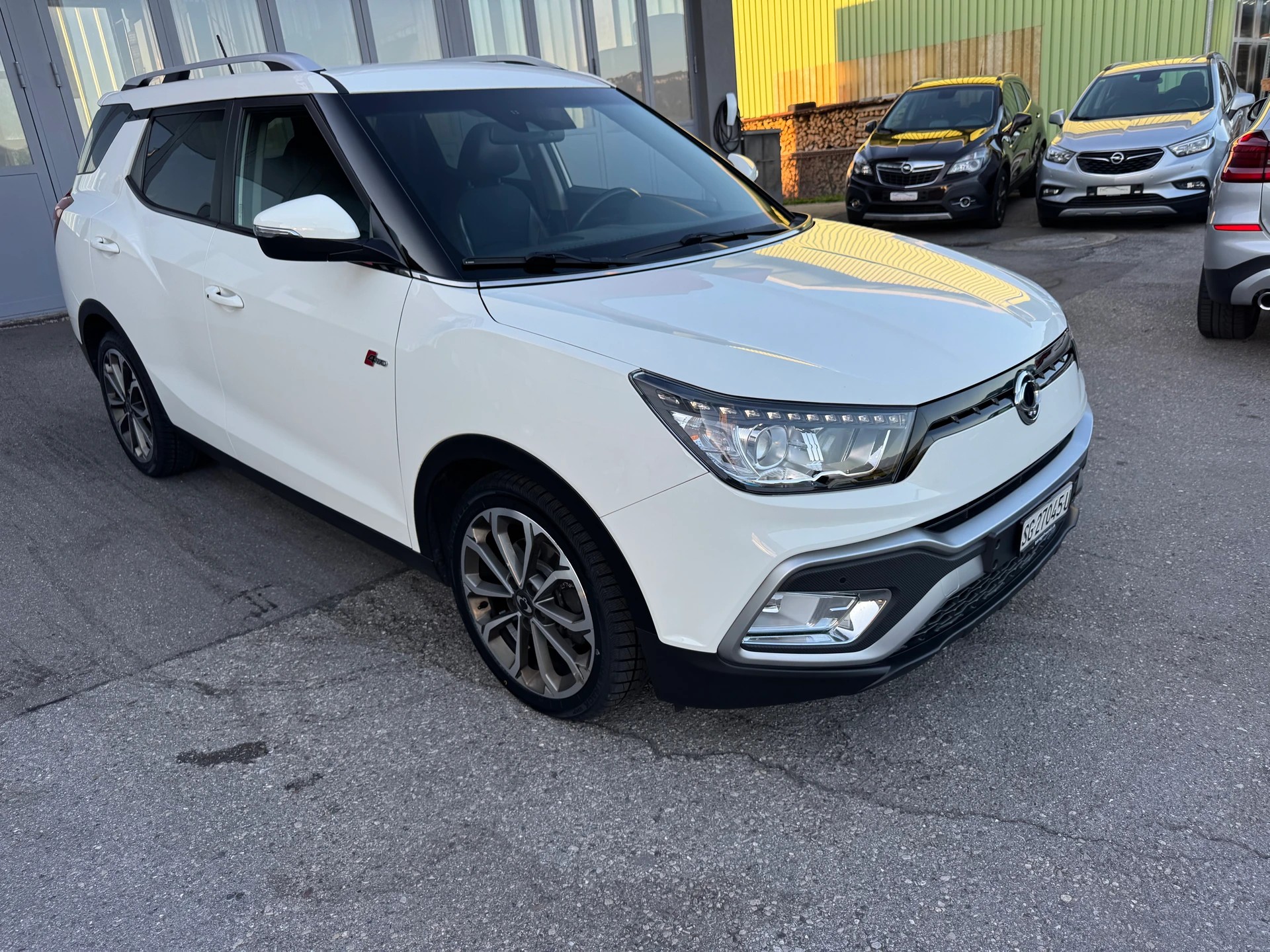 KGM-SsangYong XLV 1.6 eXDi Crystal 4WD Automatic-image-1