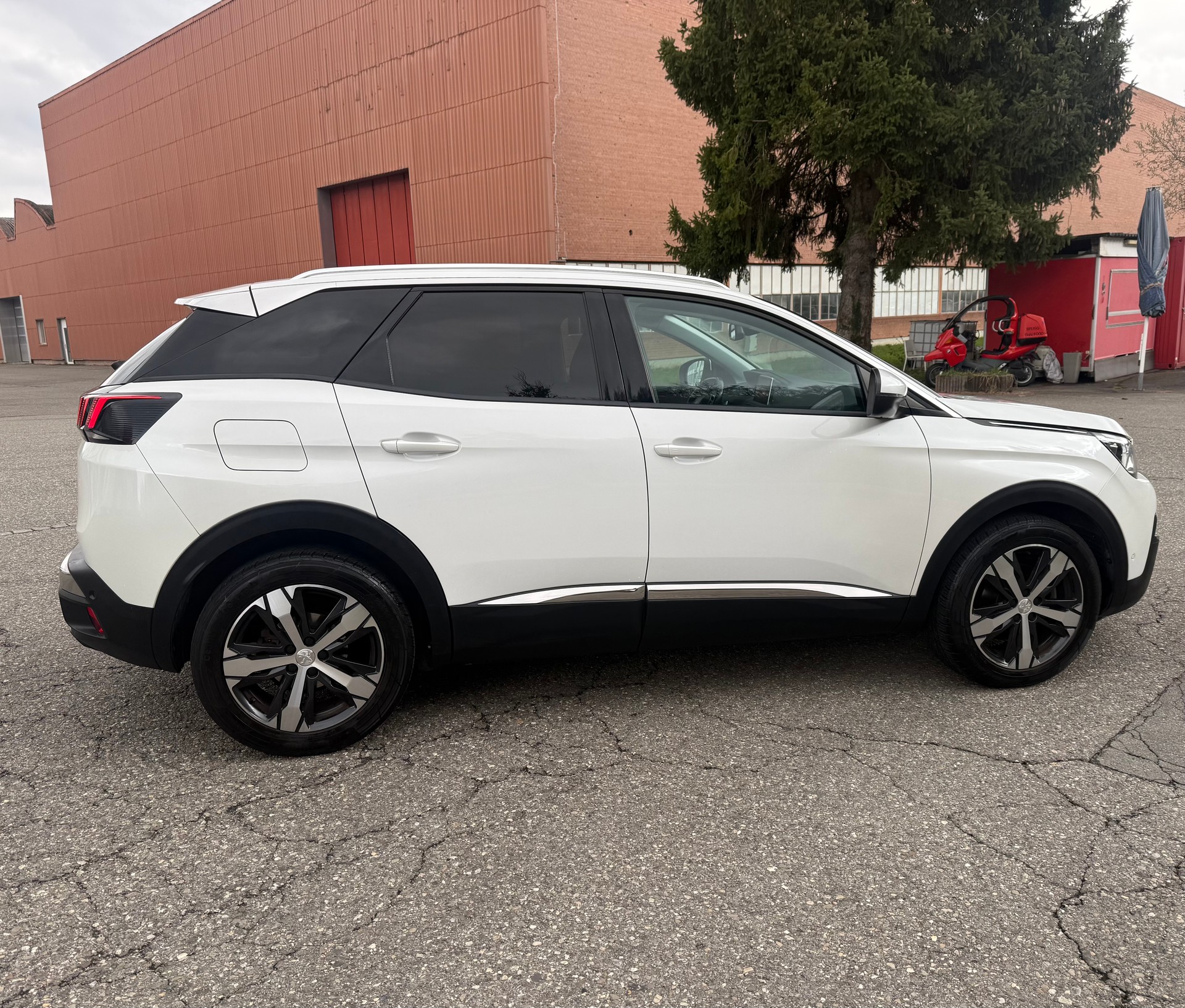 PEUGEOT 3008-image-4