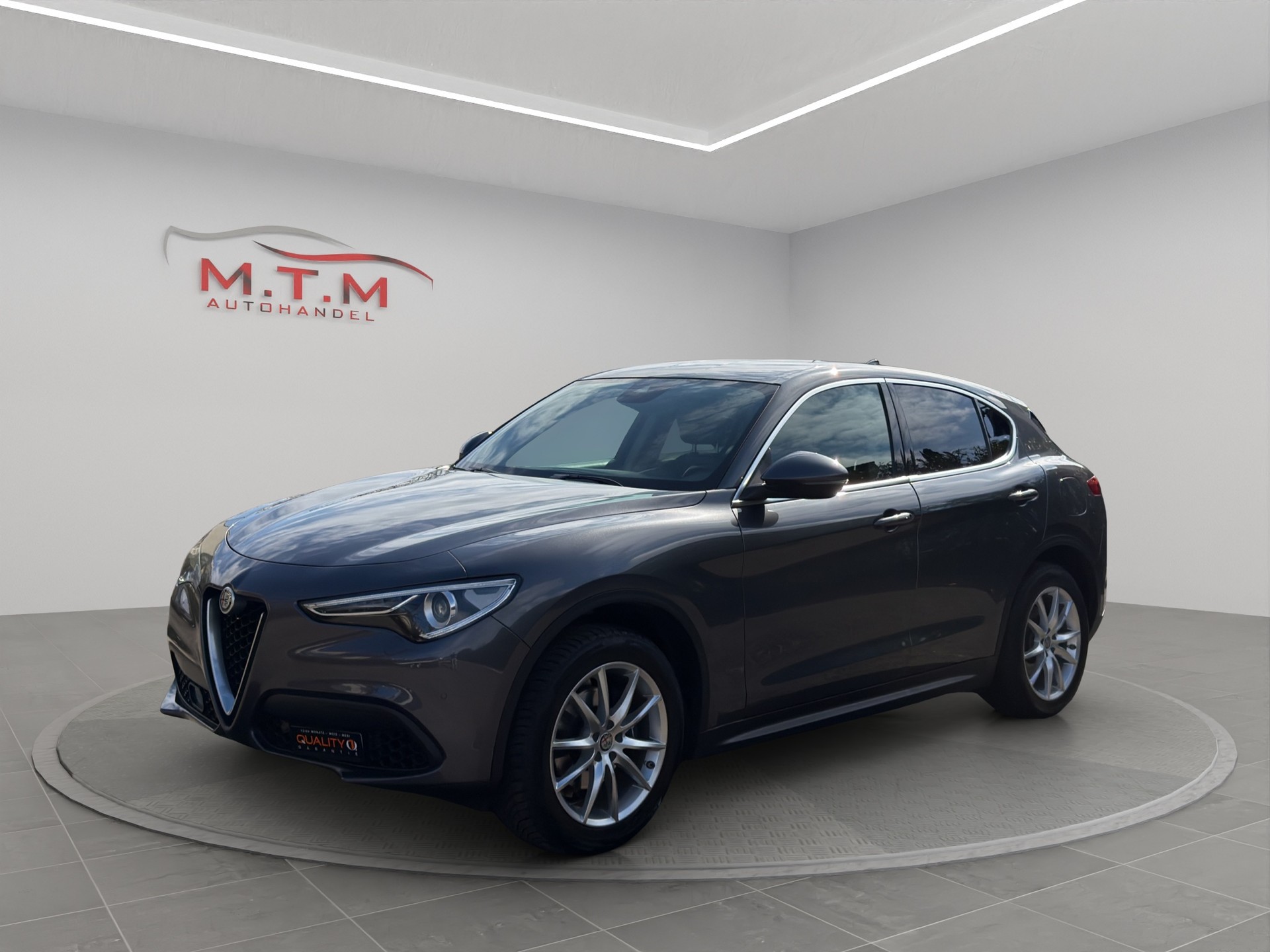 ALFA ROMEO Stelvio 2.0 Executive Q4 Automatic-image-11