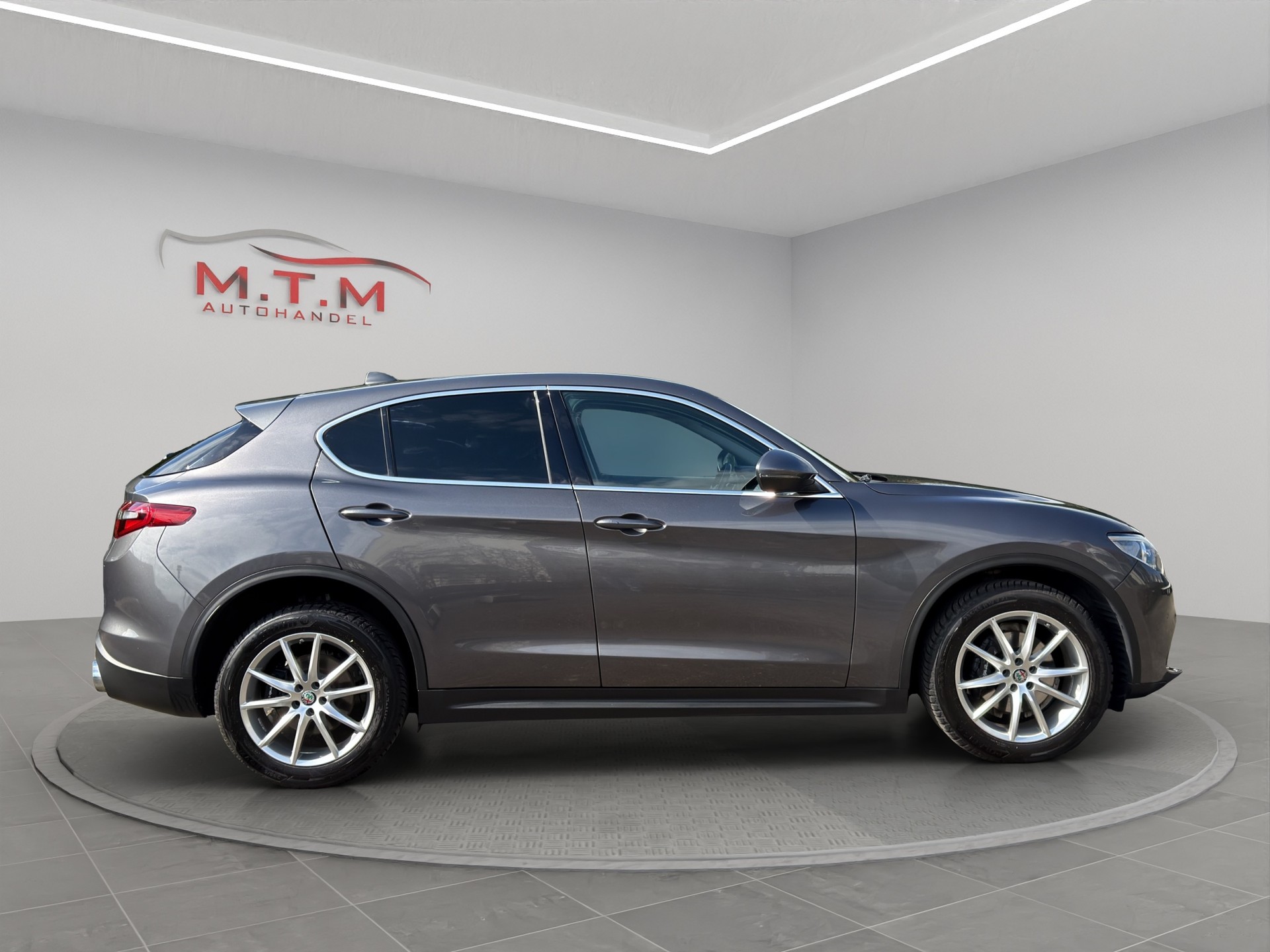 ALFA ROMEO Stelvio 2.0 Executive Q4 Automatic-image-17