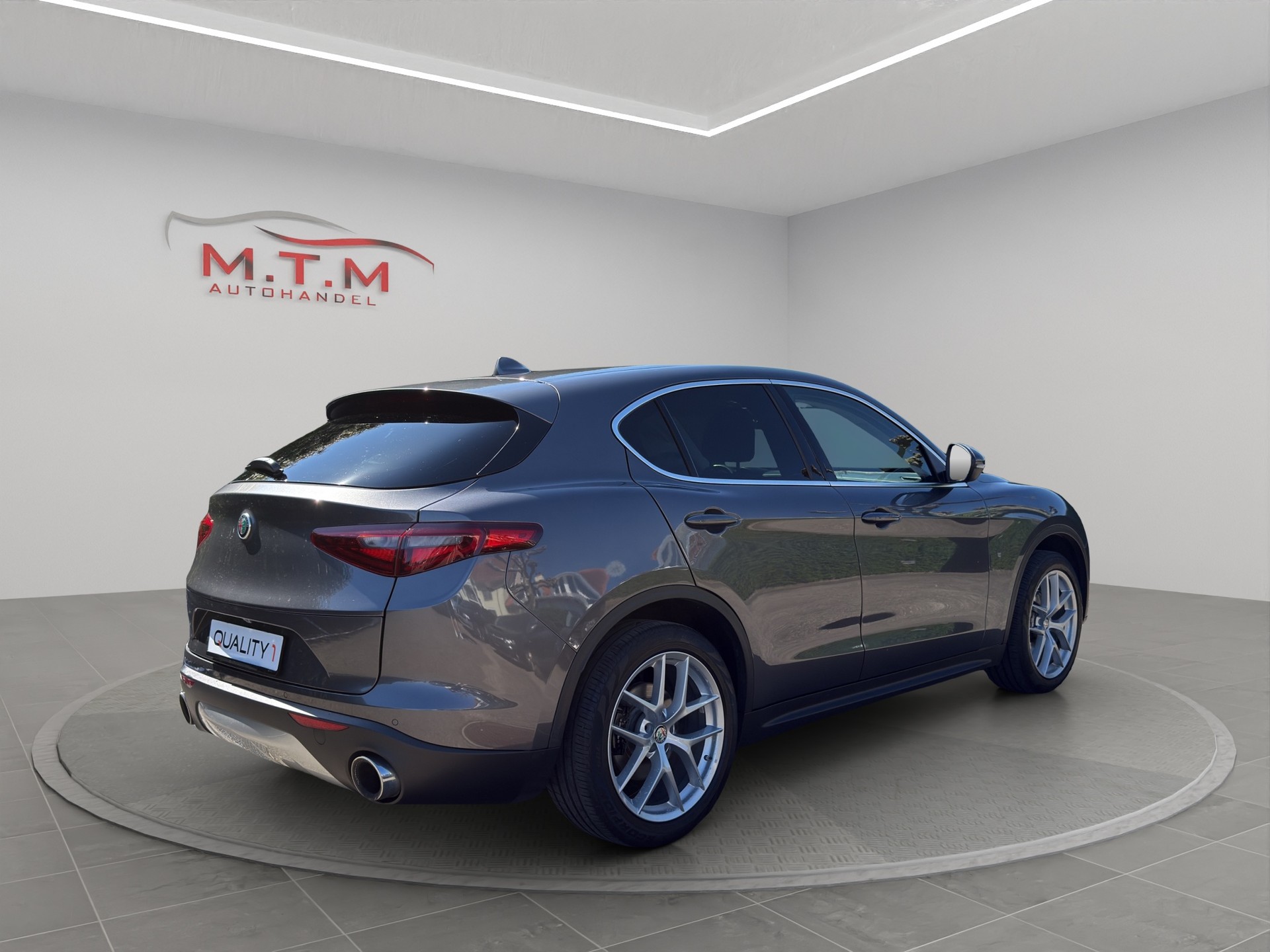 ALFA ROMEO Stelvio 2.0 Executive Q4 Automatic-image-6