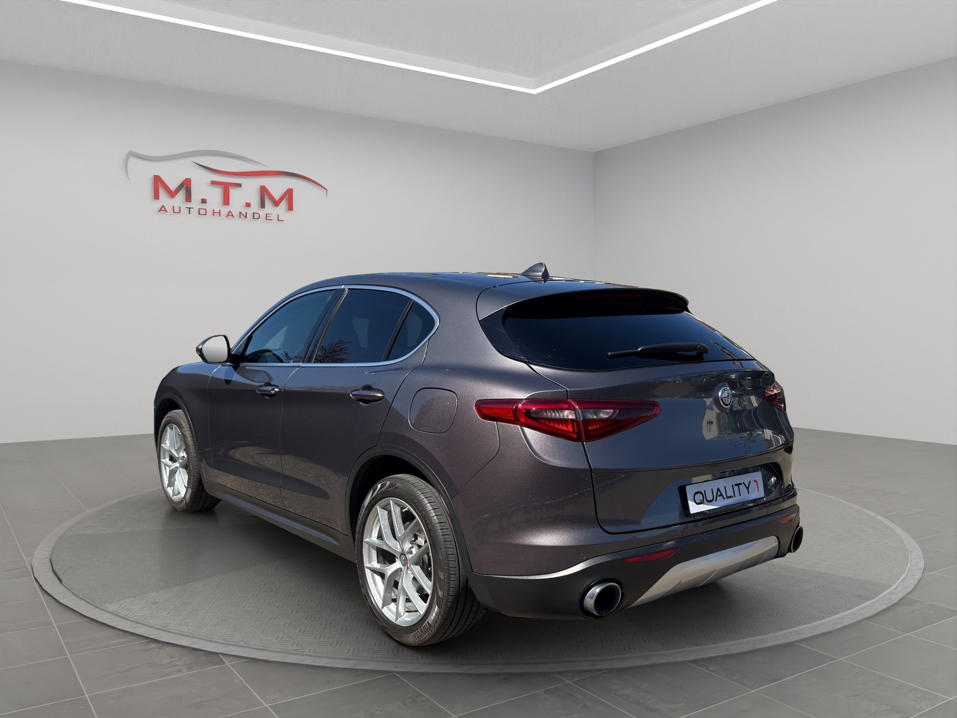 ALFA ROMEO Stelvio 2.0 Executive Q4 Automatic-image-5