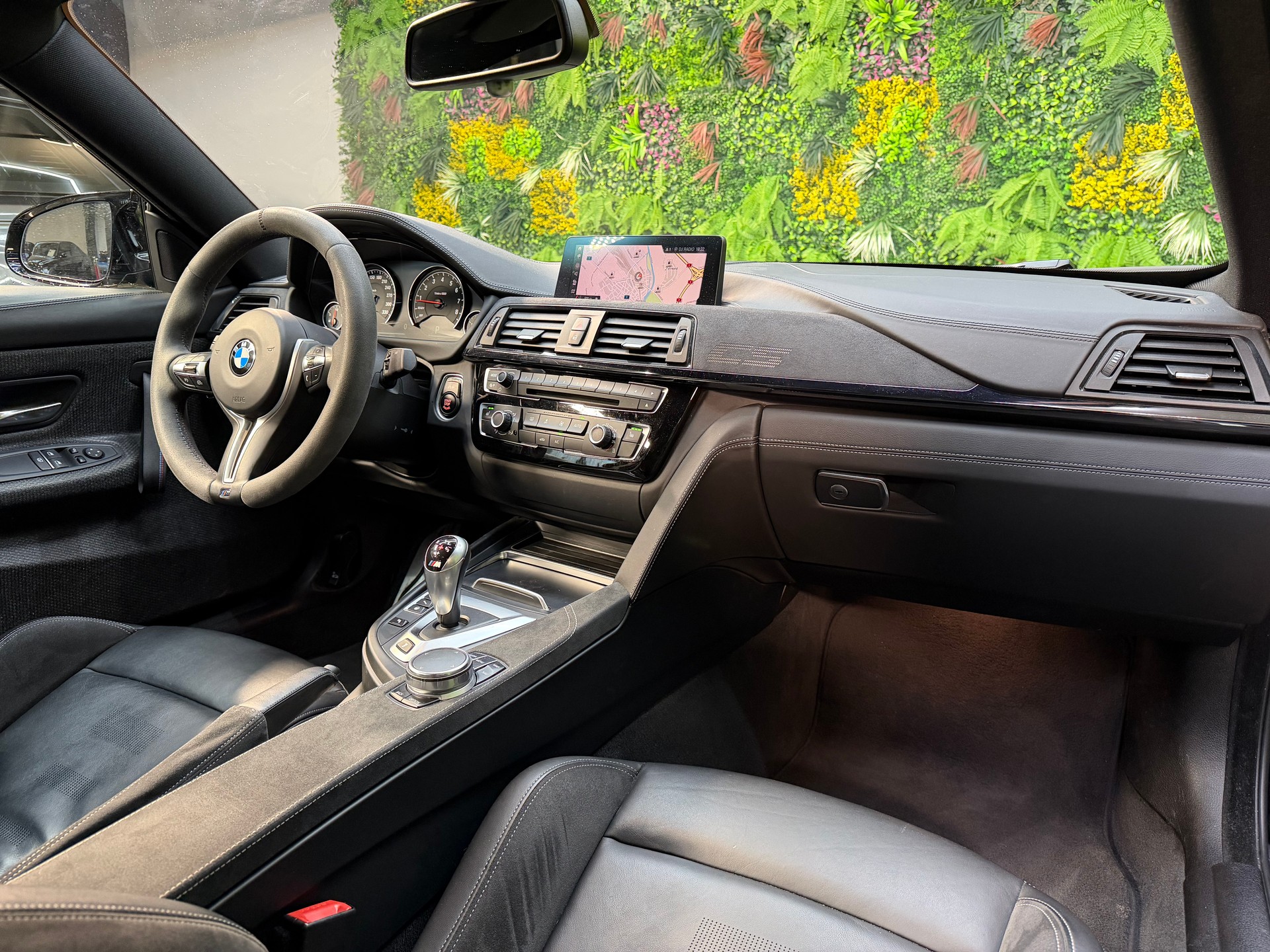BMW M4 Coupé CS DKG-image-12