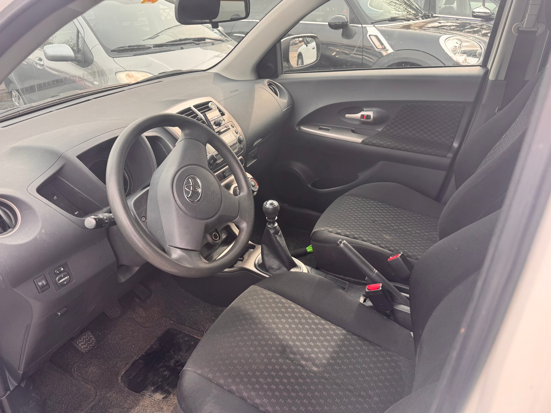 TOYOTA UrbanCruiser 1.4 D-4D Linea Terra 4WD-image-5