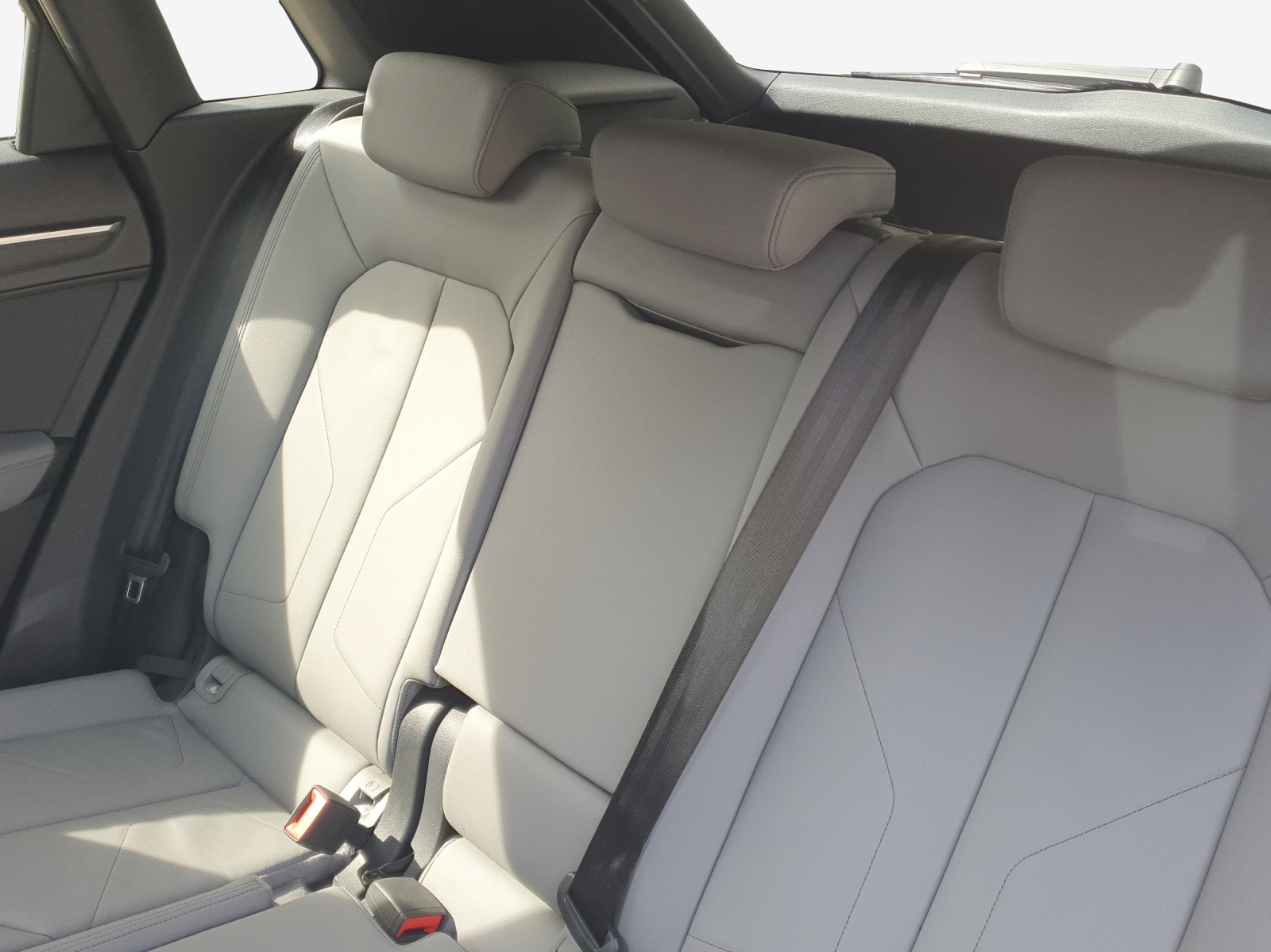 AUDI Q3 35 TFSI S line Attraction S-tronic-image-11