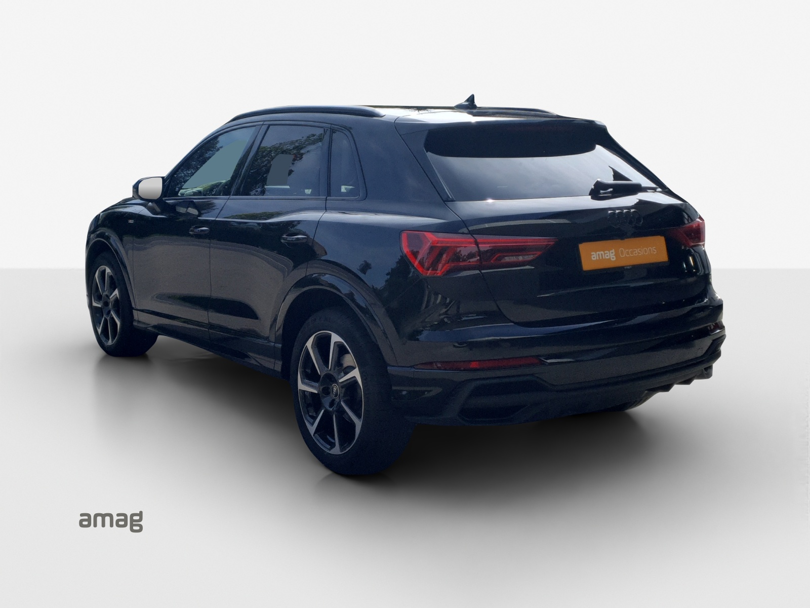 AUDI Q3 35 TFSI S line Attraction S-tronic-showroom-element-2