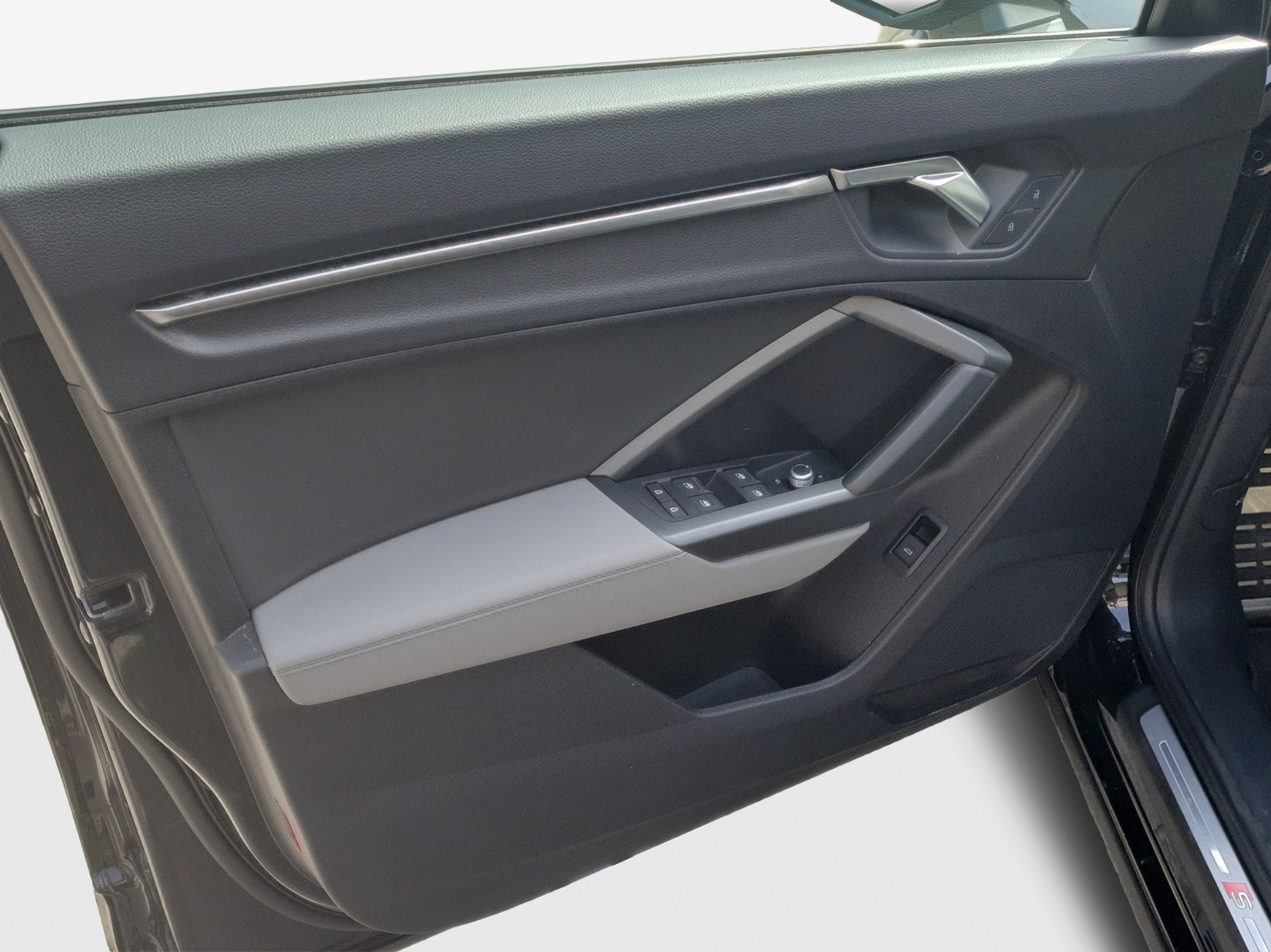 AUDI Q3 35 TFSI S line Attraction S-tronic-image-14