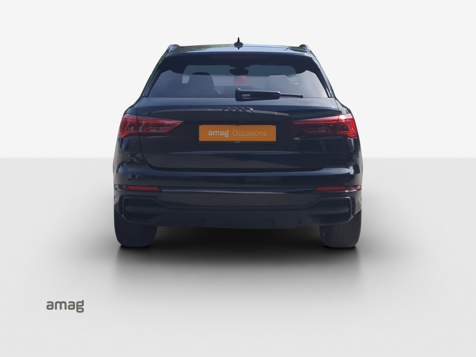 AUDI Q3 35 TFSI S line Attraction S-tronic-showroom-element-3