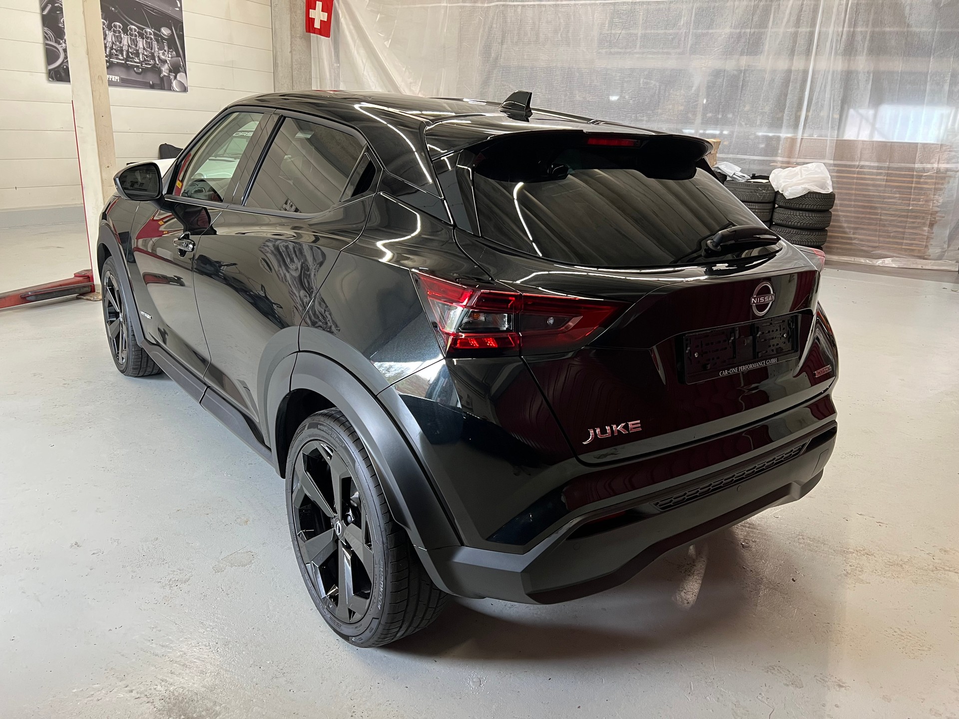 NISSAN Juke 1.6 FHEV Tekna-showroom-element-2