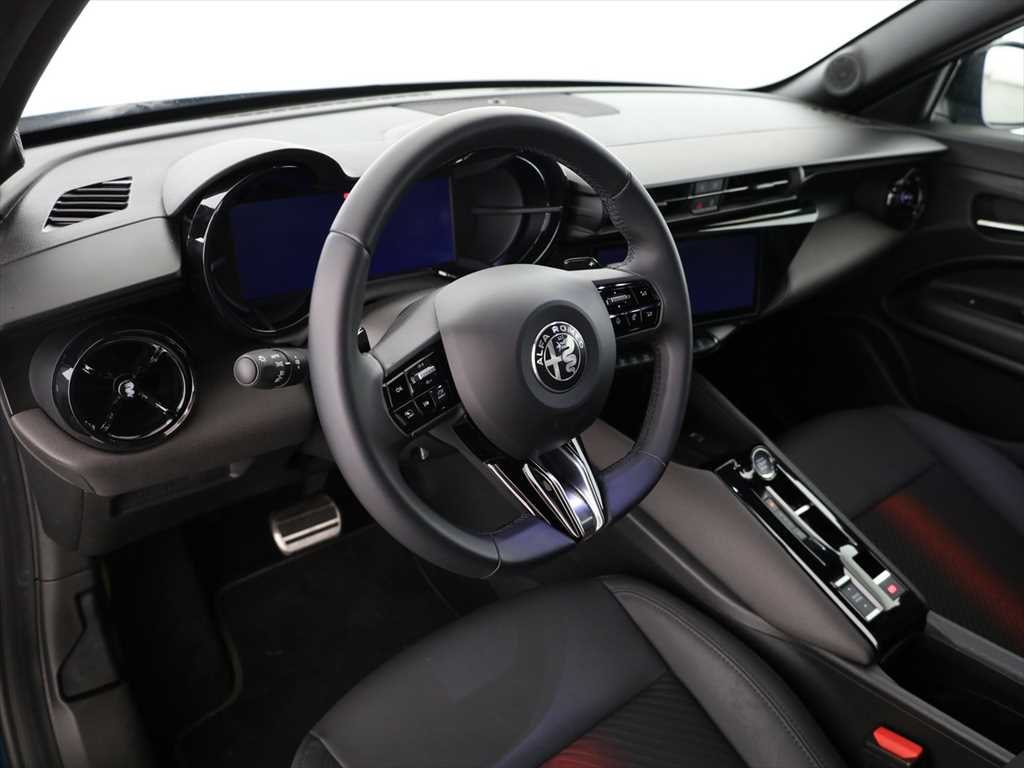 ALFA ROMEO Junior 1.2 48V Hybrid Speciale-image-6