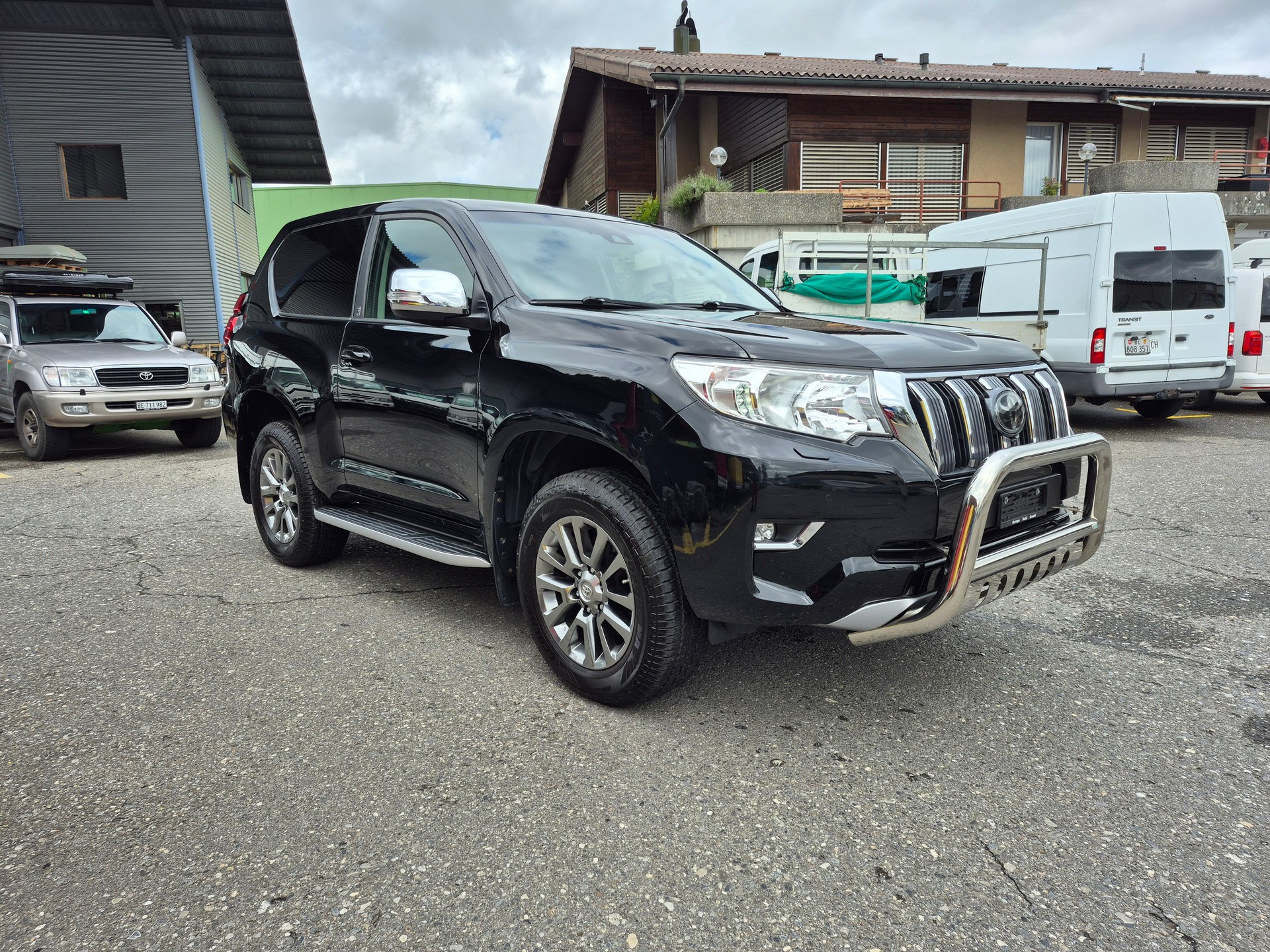 TOYOTA Land Cruiser 2.8TD Limited Automatic-showroom-element-2