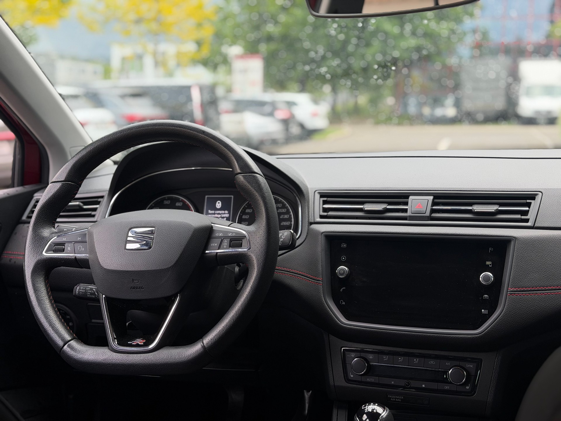 SEAT Ibiza 1.5 TSI EVO Swiss FR-image-7