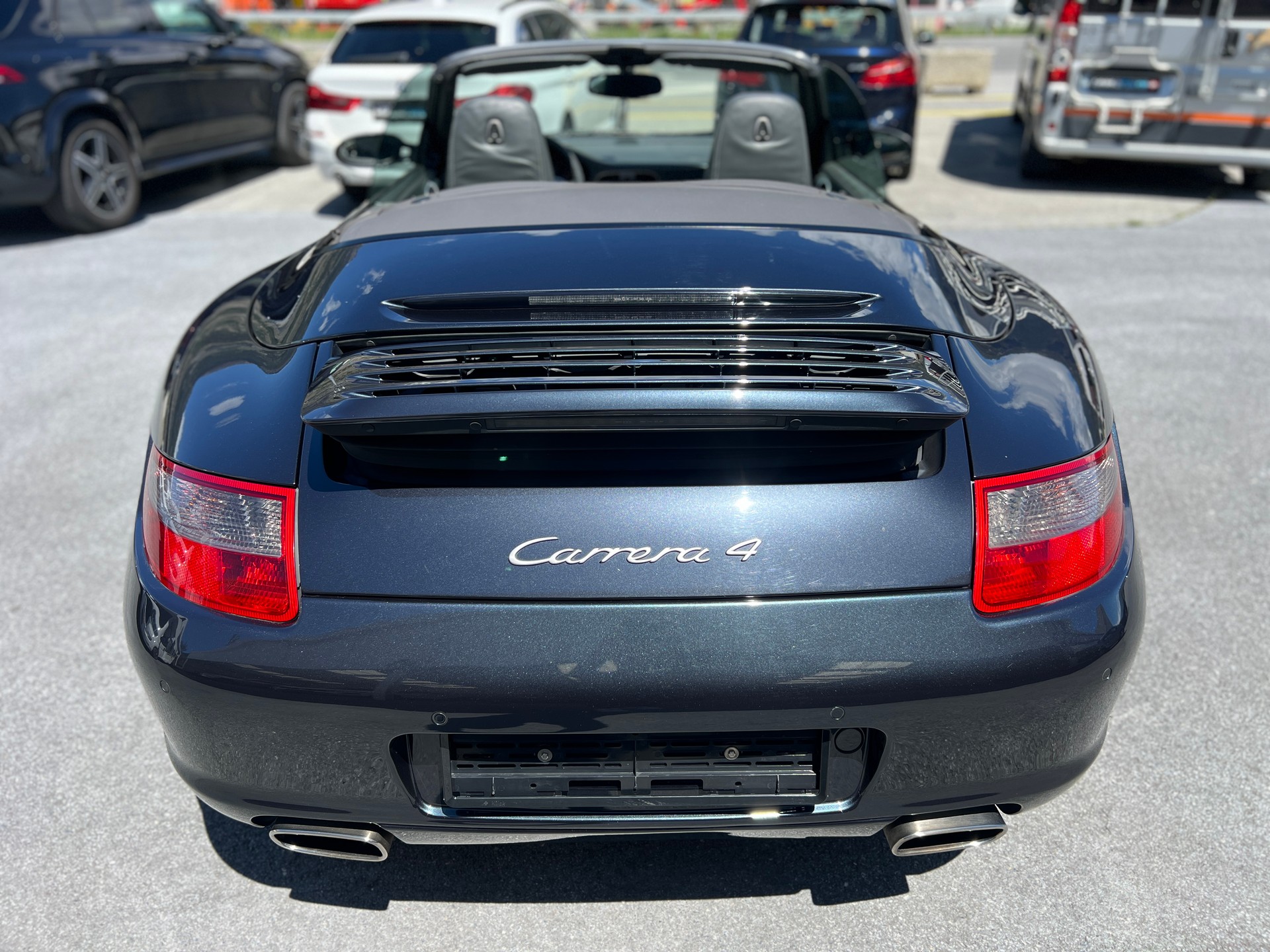 PORSCHE 911 Carrera 4-image-3