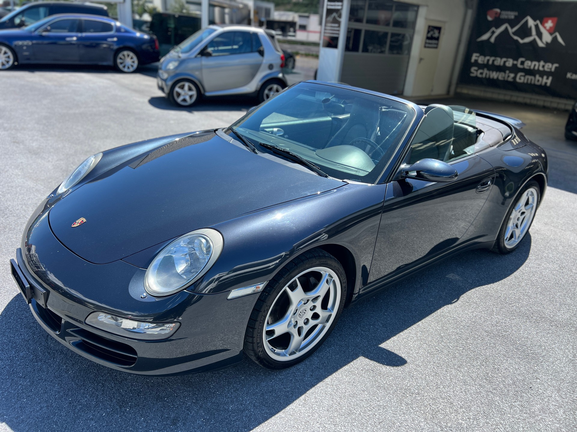 PORSCHE 911 Carrera 4-image-7